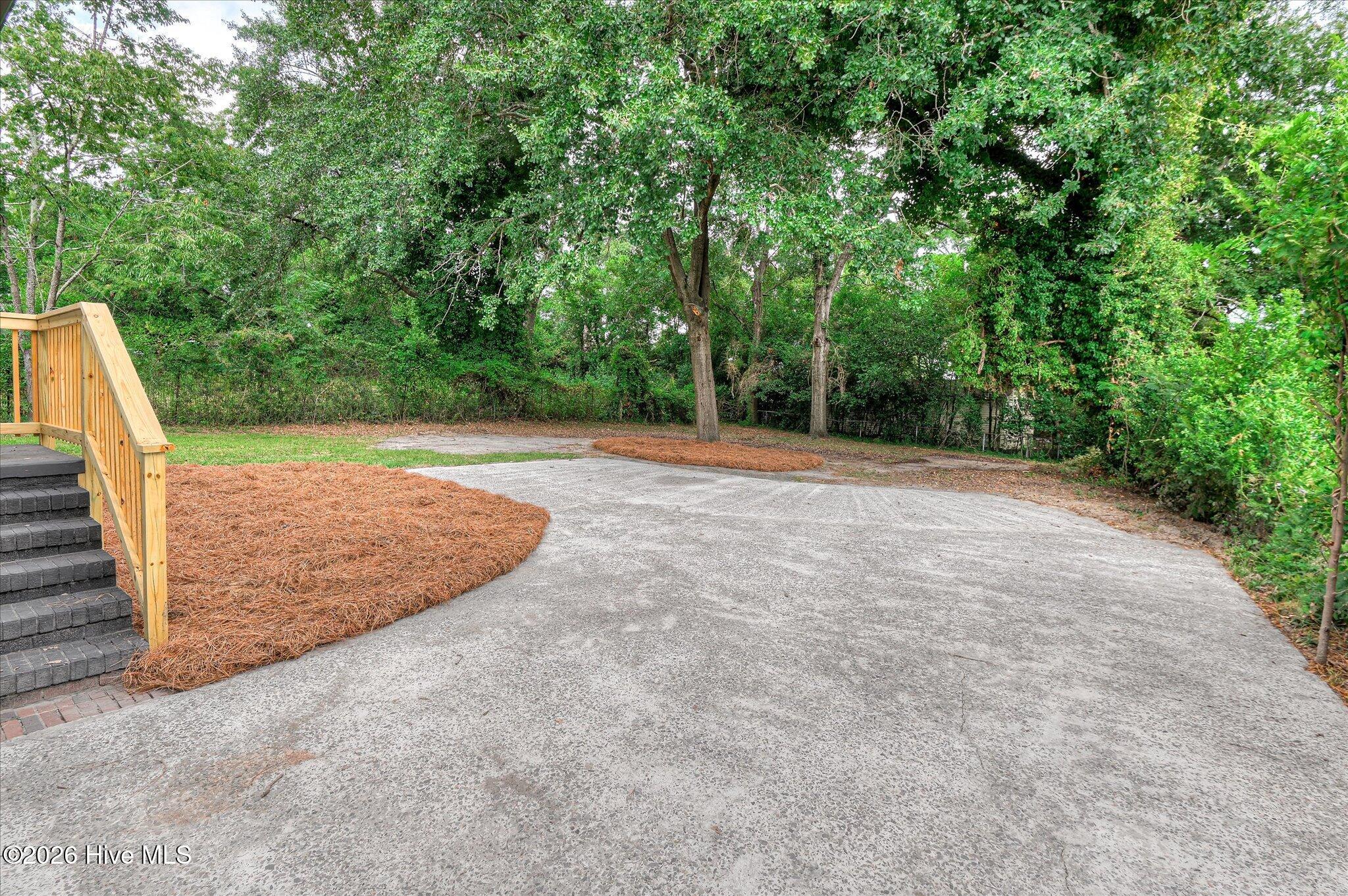 1448 Troupe Street Property Photo 28
