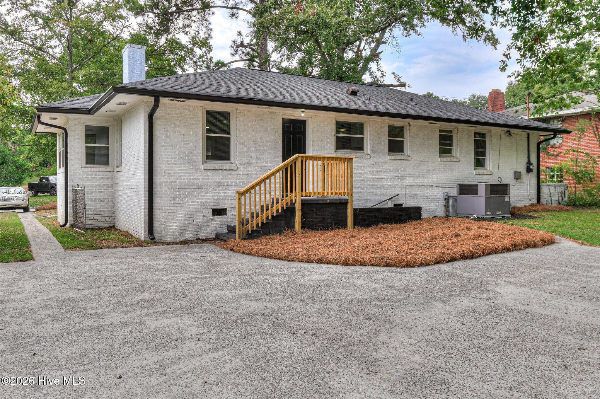 1448 Troupe Street Property Photo 29
