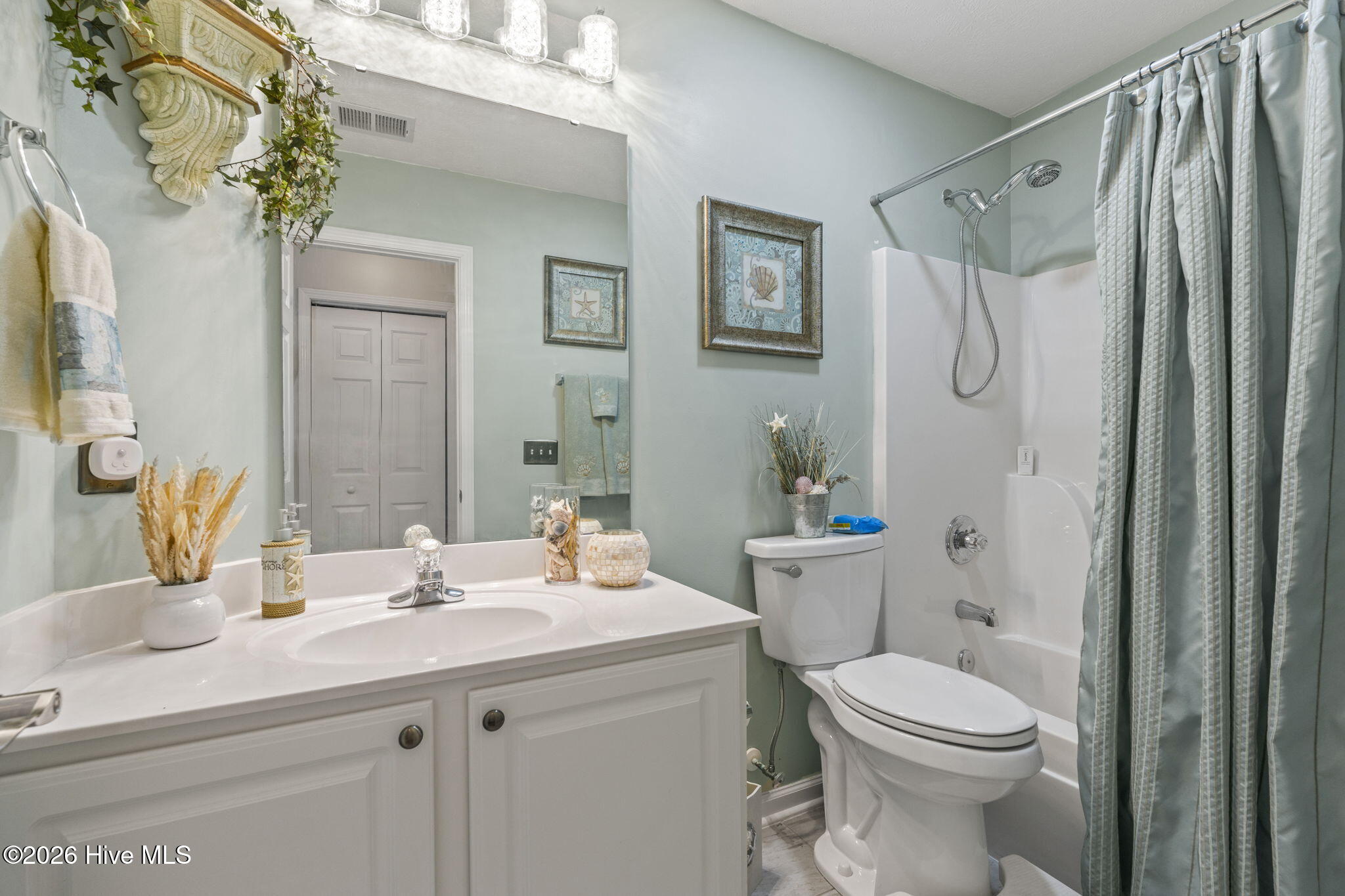 1017 Jocassee Drive Property Photo 8