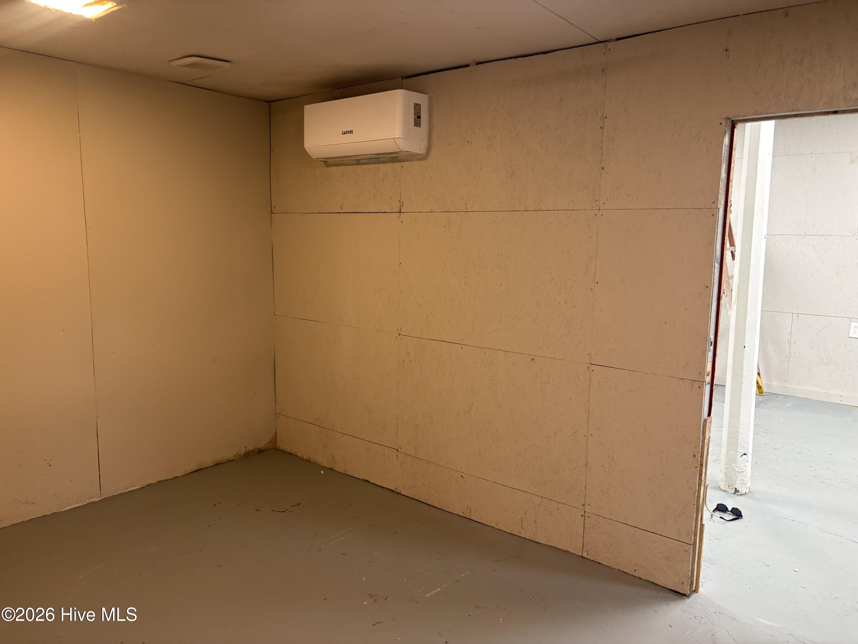 531 E Strawberry Boulevard Property Photo 8
