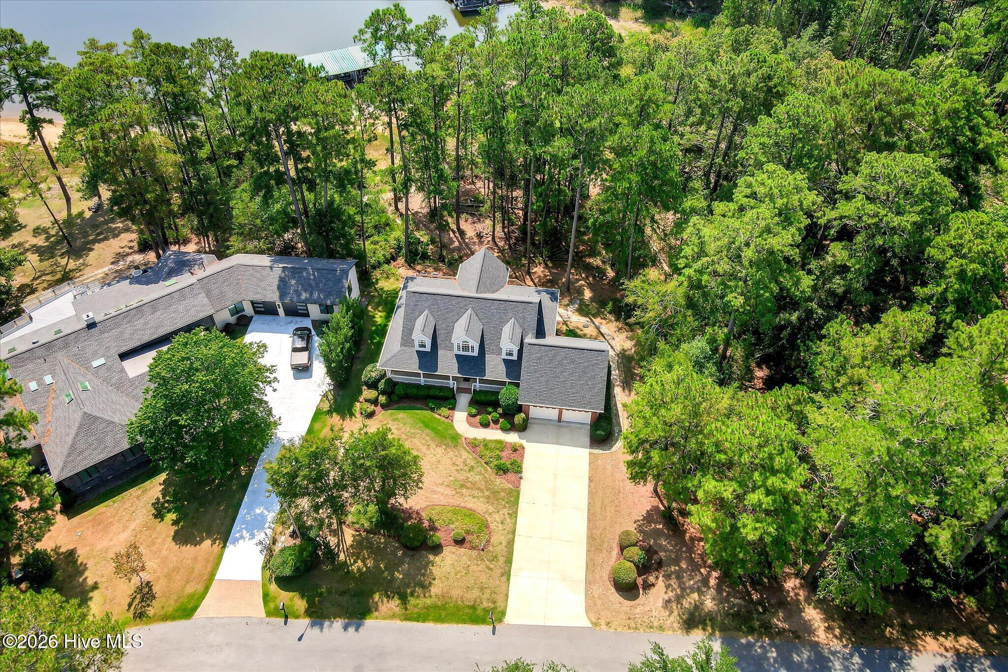315 Kingfisher Point Property Photo 4