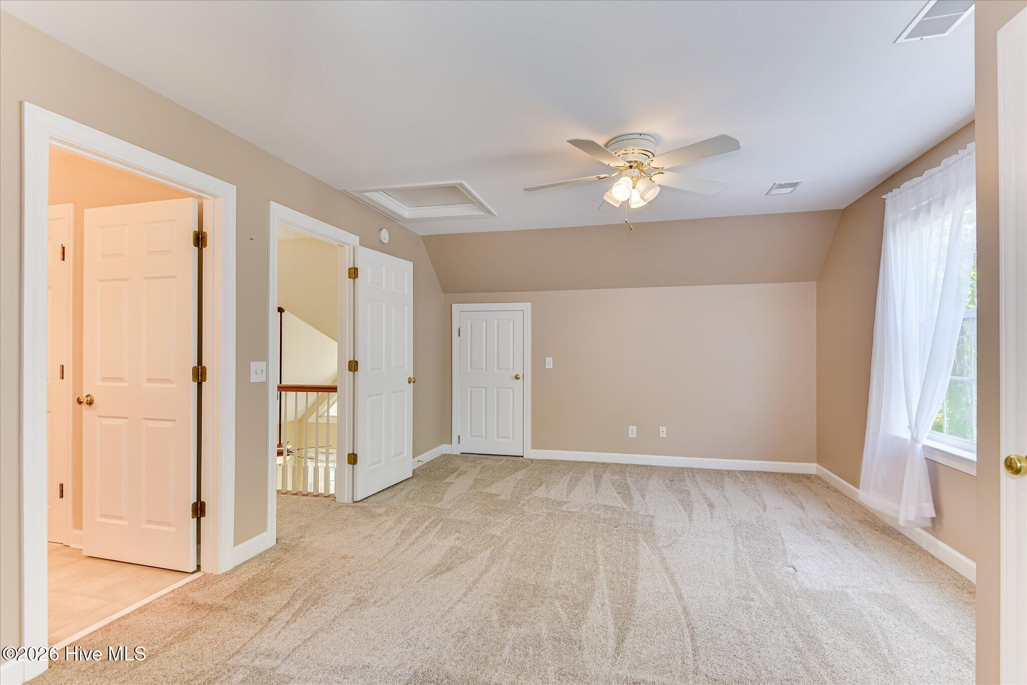 315 Kingfisher Point Property Photo 46