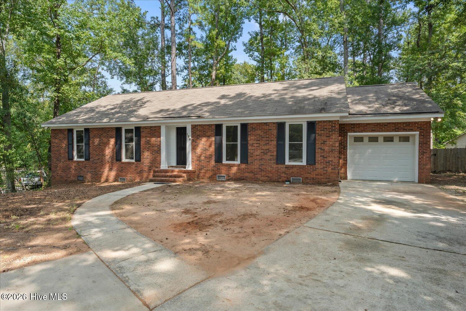 128 Silver Maple Court Property Photo 2