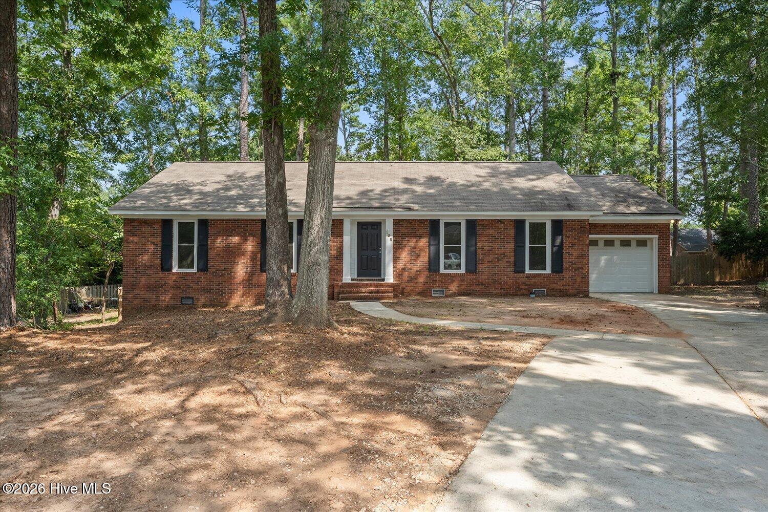 128 Silver Maple Court Property Photo 4