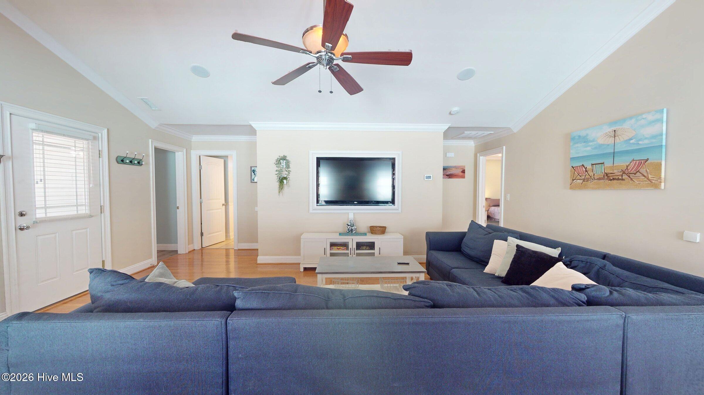 337 Ne 41st Street Property Photo 5