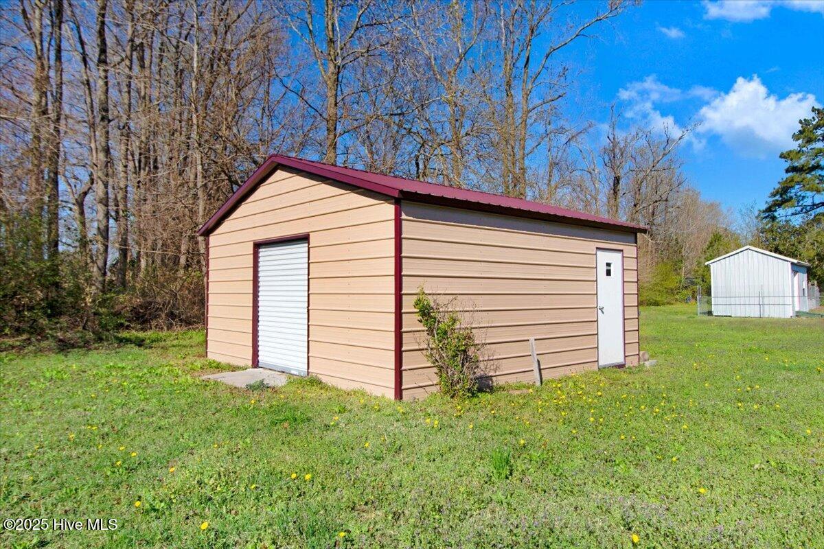 1676 Tommys Road Property Photo 17