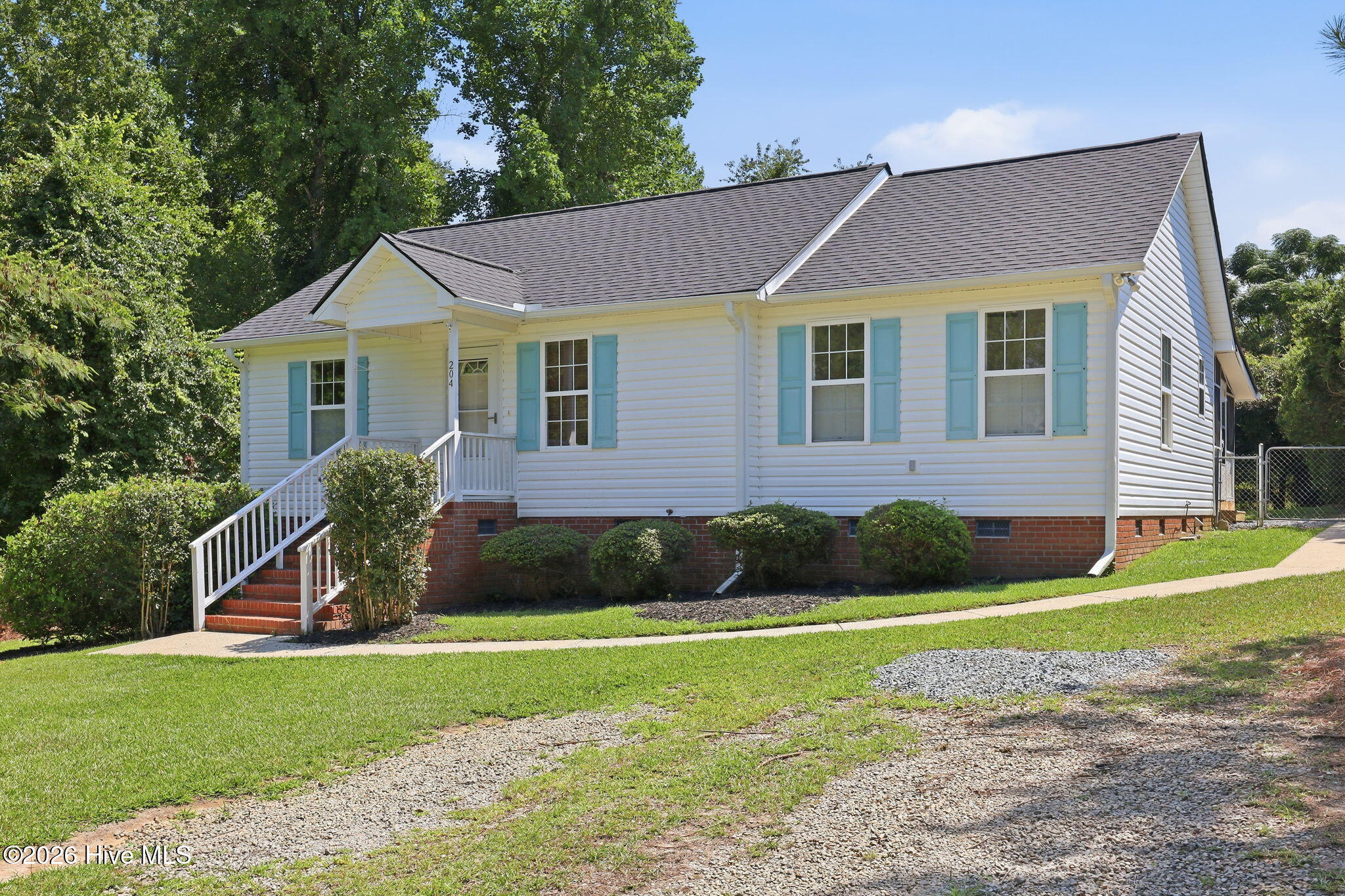 204 Dustin Drive Property Photo 3
