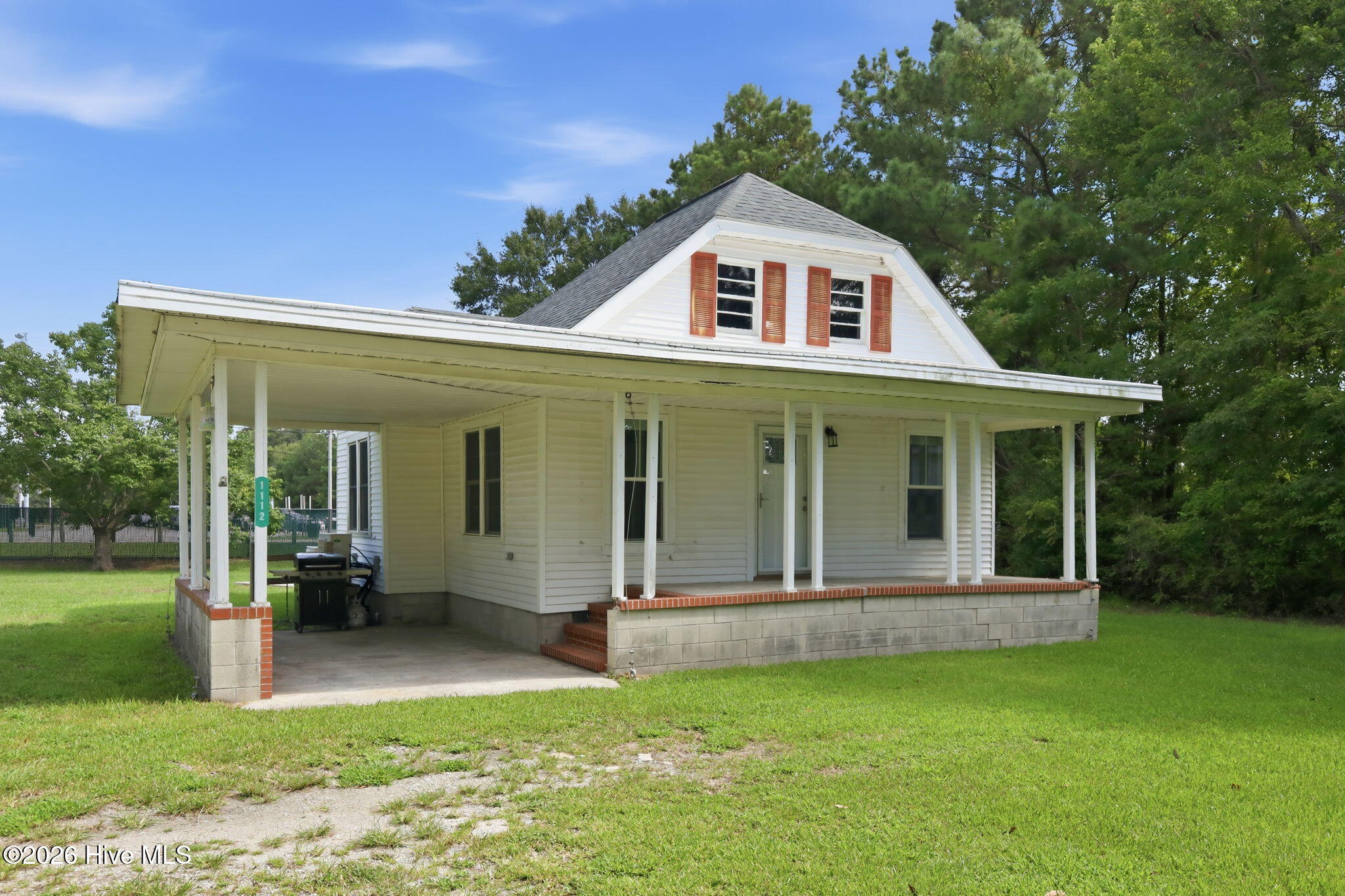 1112 Wilson Avenue Property Photo 3