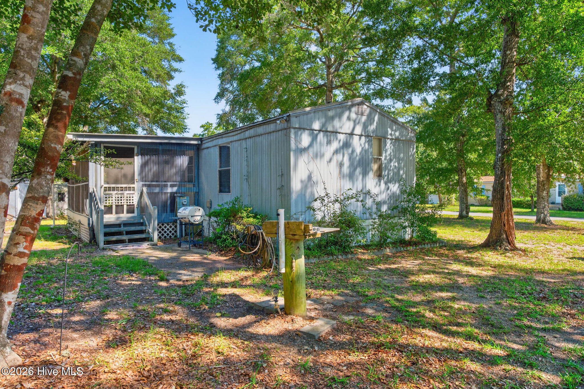 1649 Woodview Circle Sw Property Photo 2