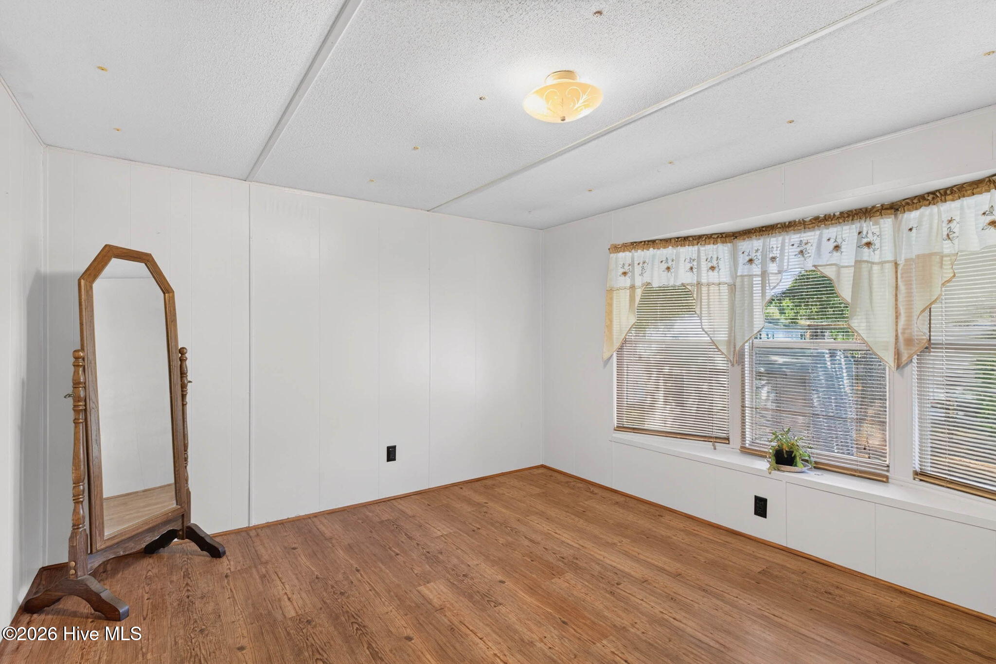 1649 Woodview Circle Sw Property Photo 18