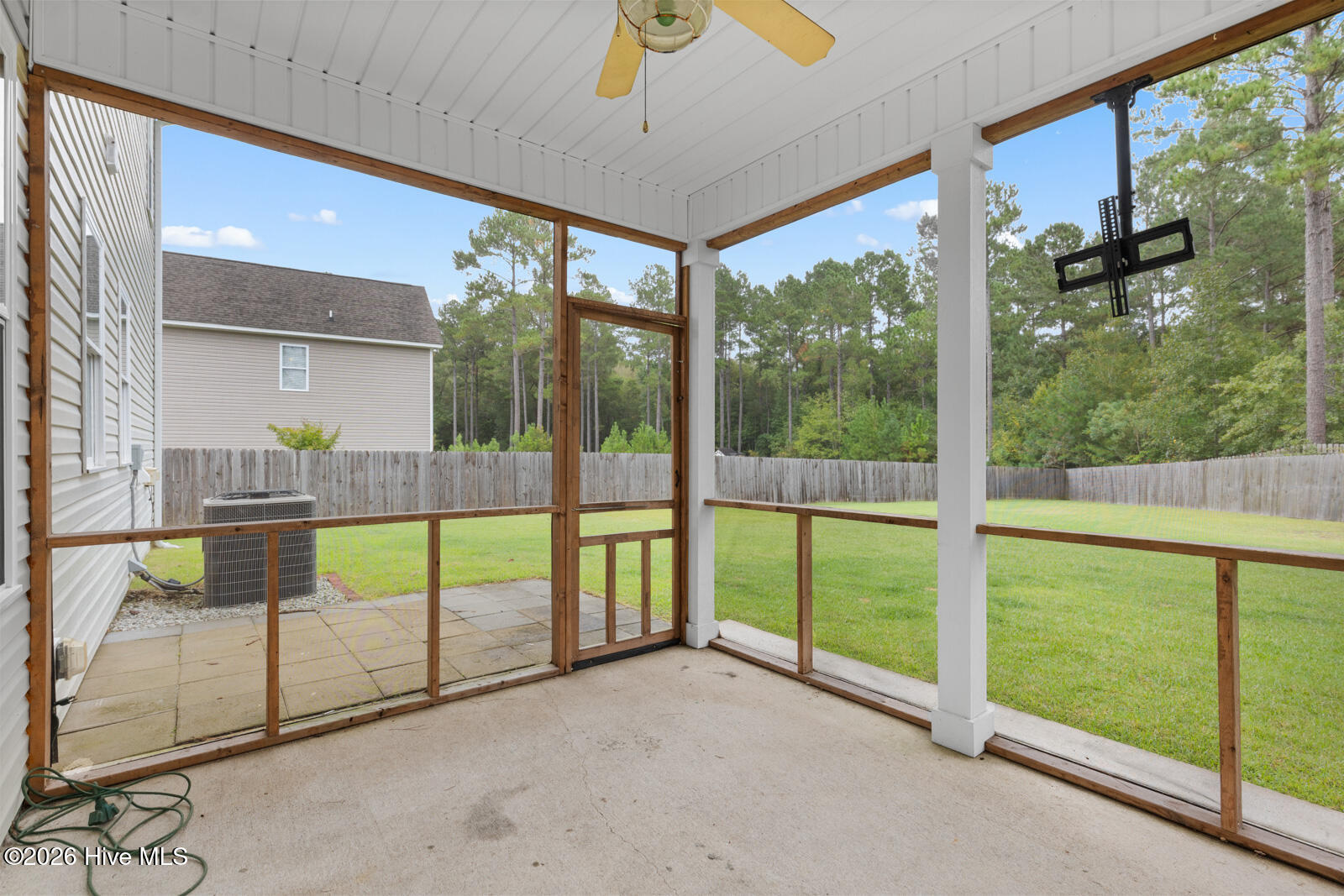 202 Seneca Court Property Photo 34