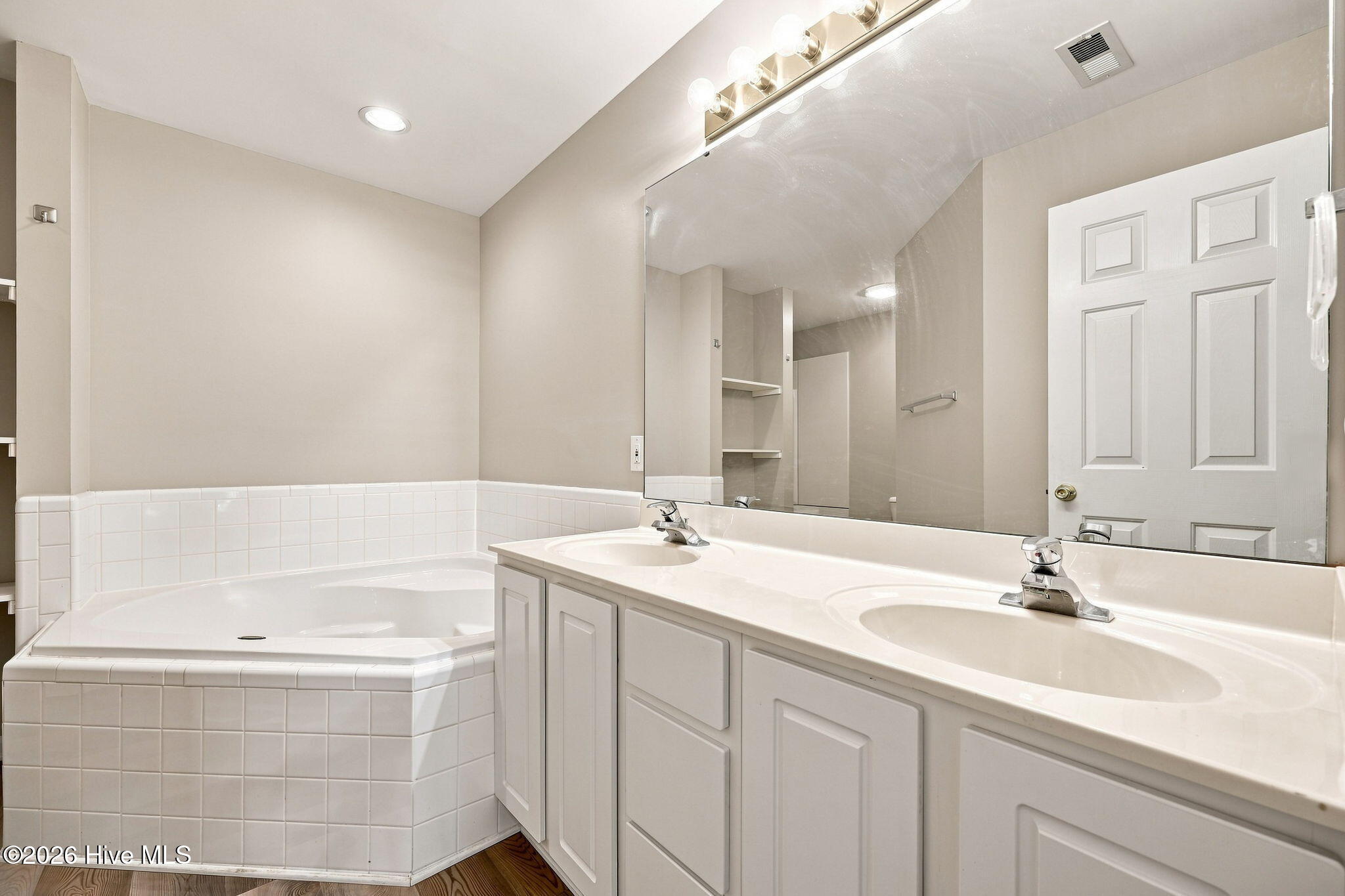 2209 Locksley Woods Drive G Property Photo 28