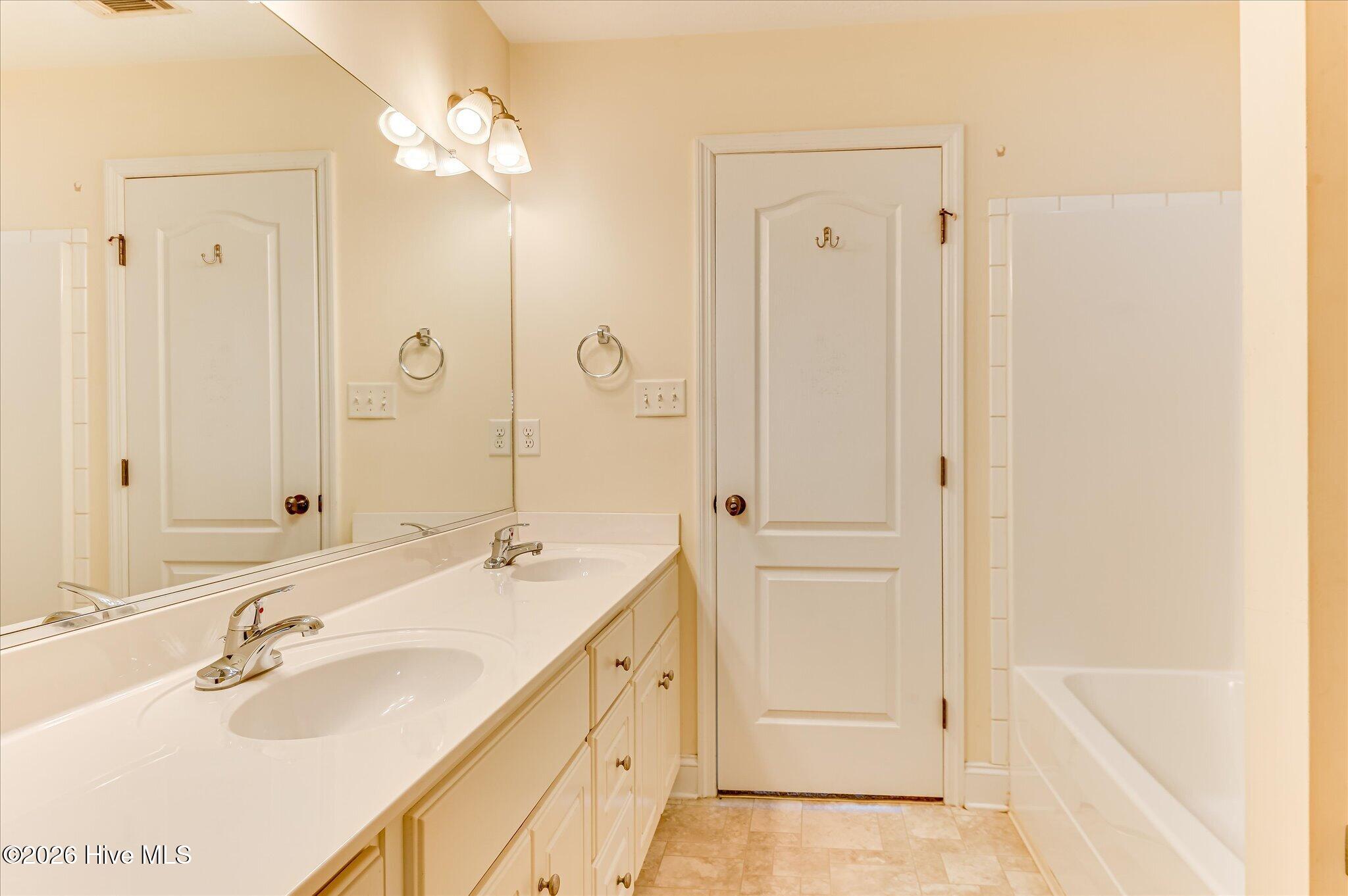 826 Bryan Circle Property Photo 21