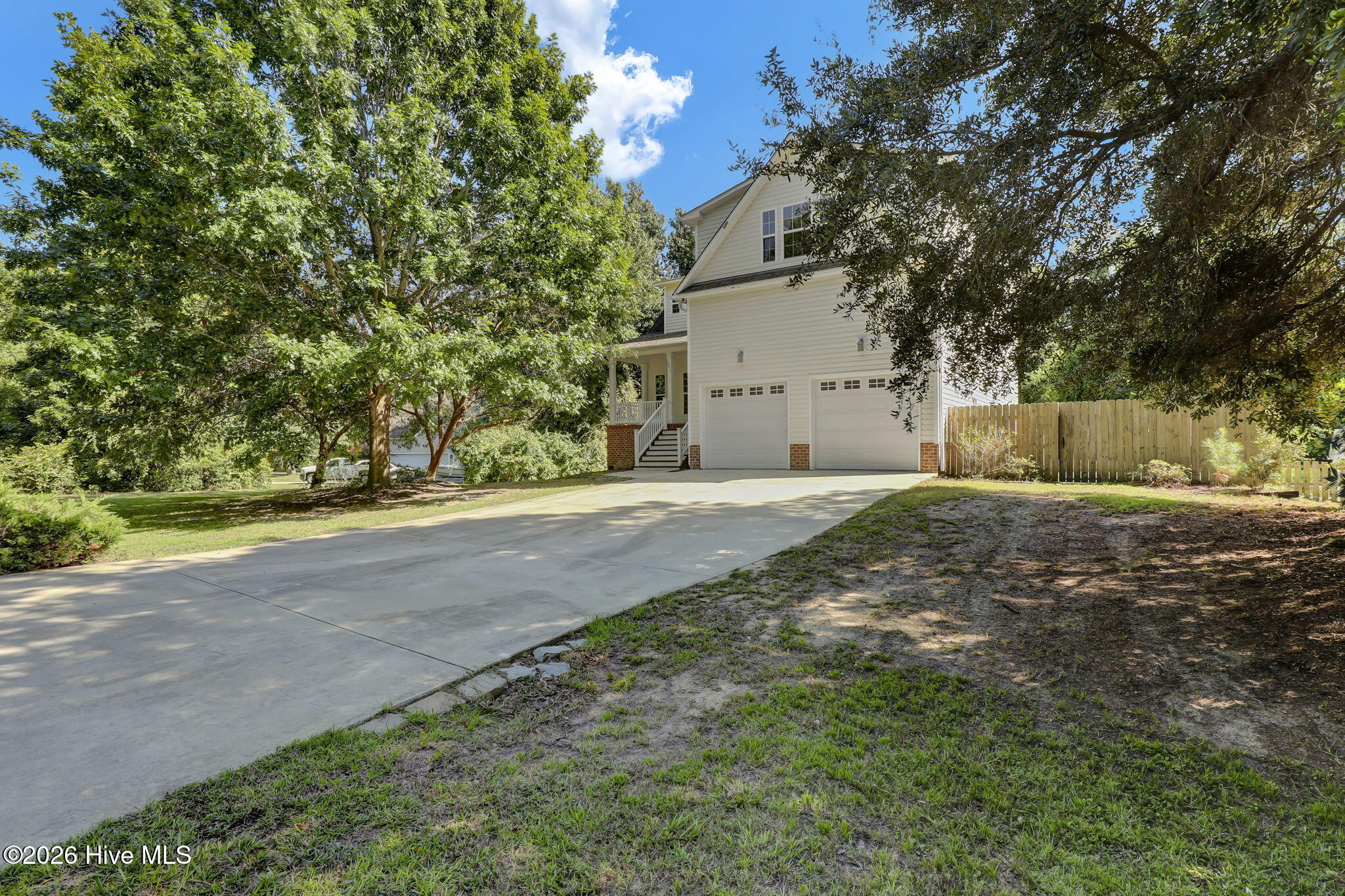 305 Hickory Lane Property Photo 1