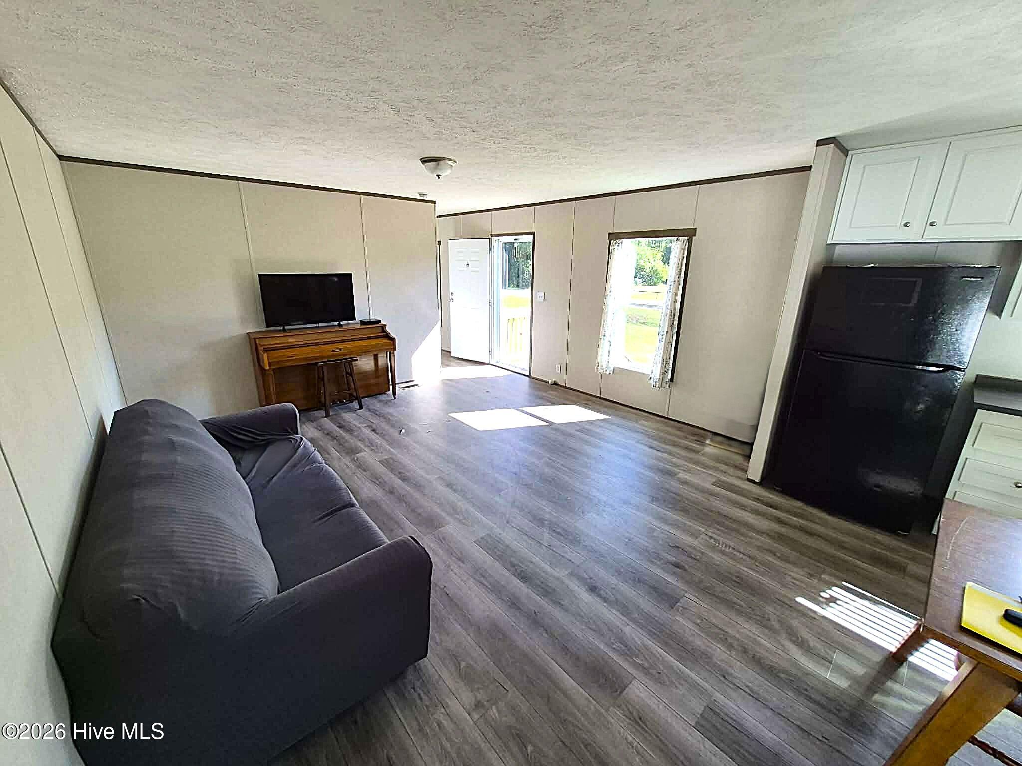 7190 Canetuck Road Property Photo 3