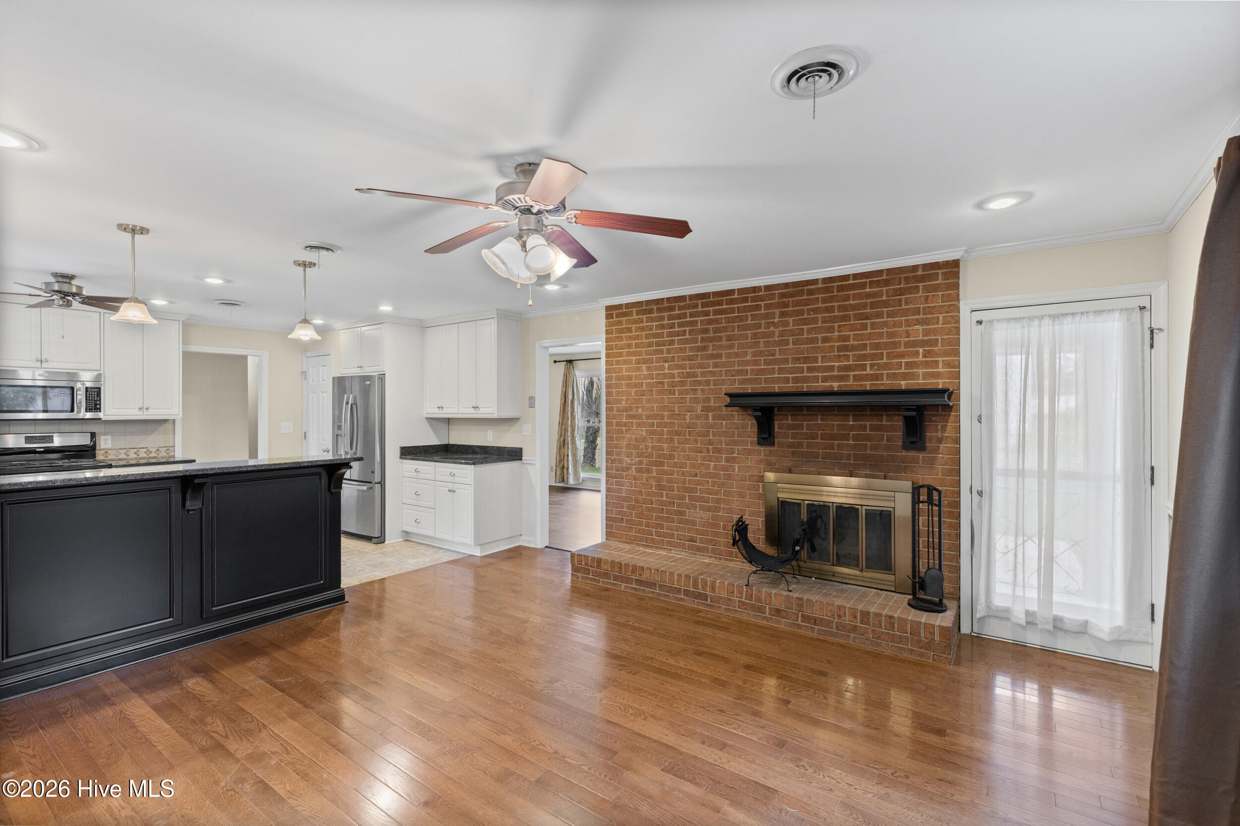 306 E Wynngate Drive Property Photo 10