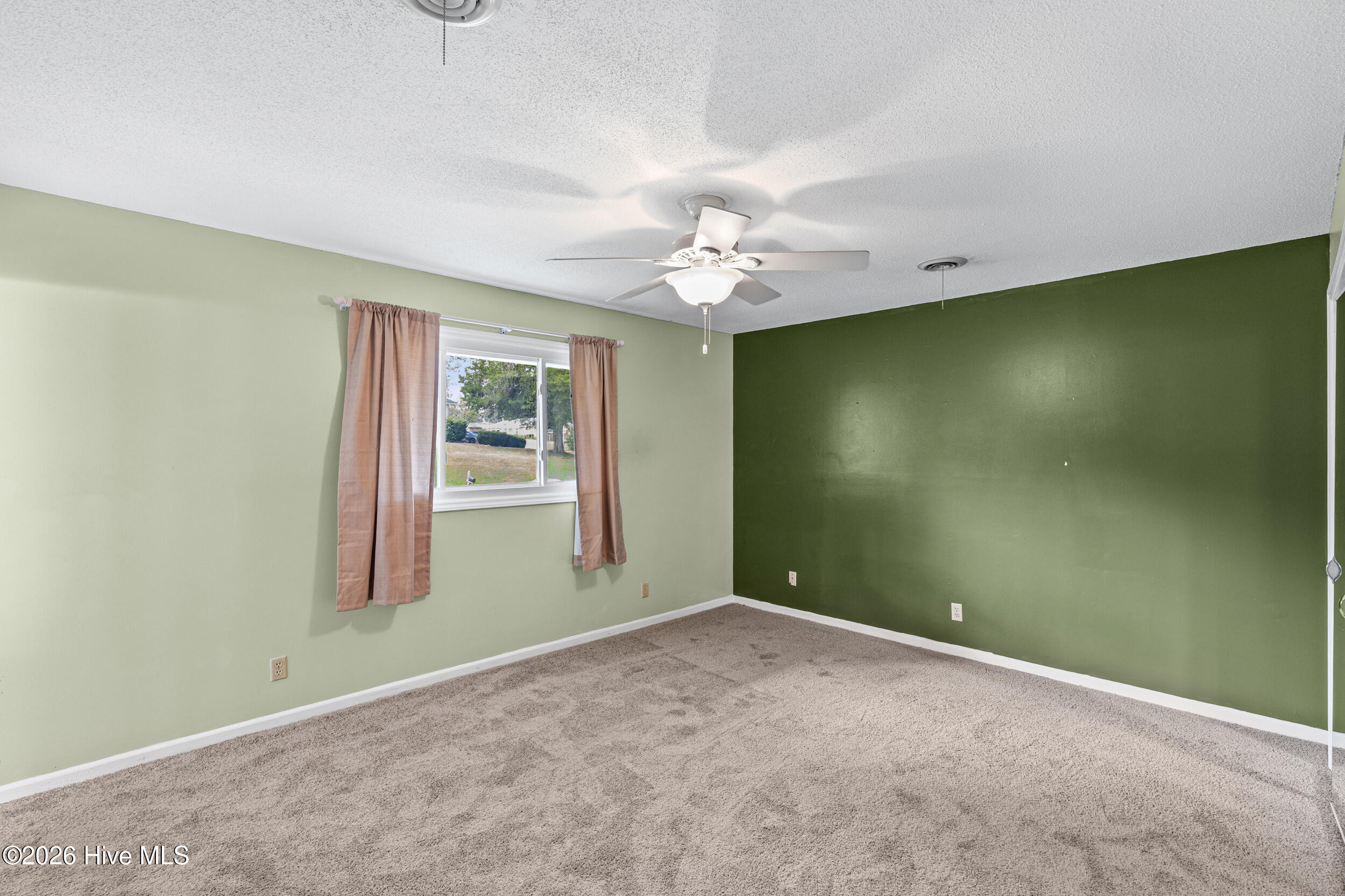 306 E Wynngate Drive Property Photo 16