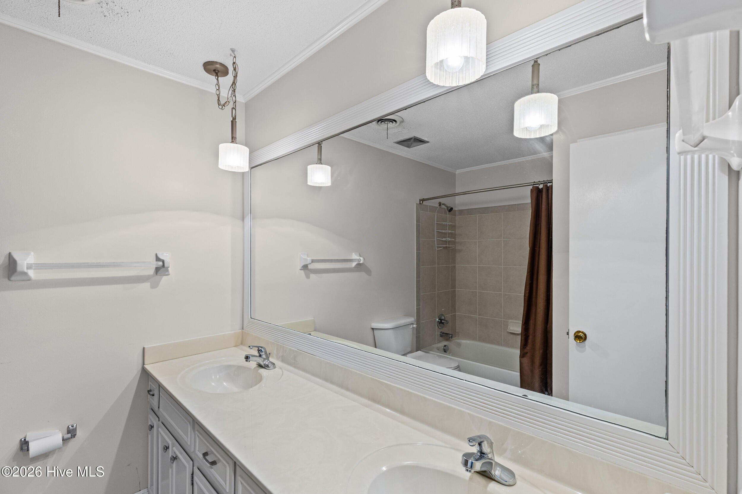 306 E Wynngate Drive Property Photo 20