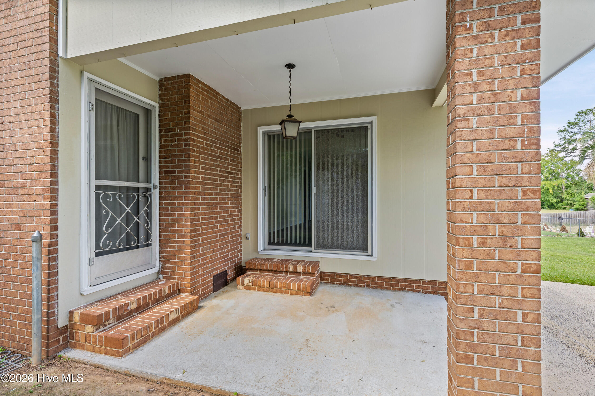 306 E Wynngate Drive Property Photo 23