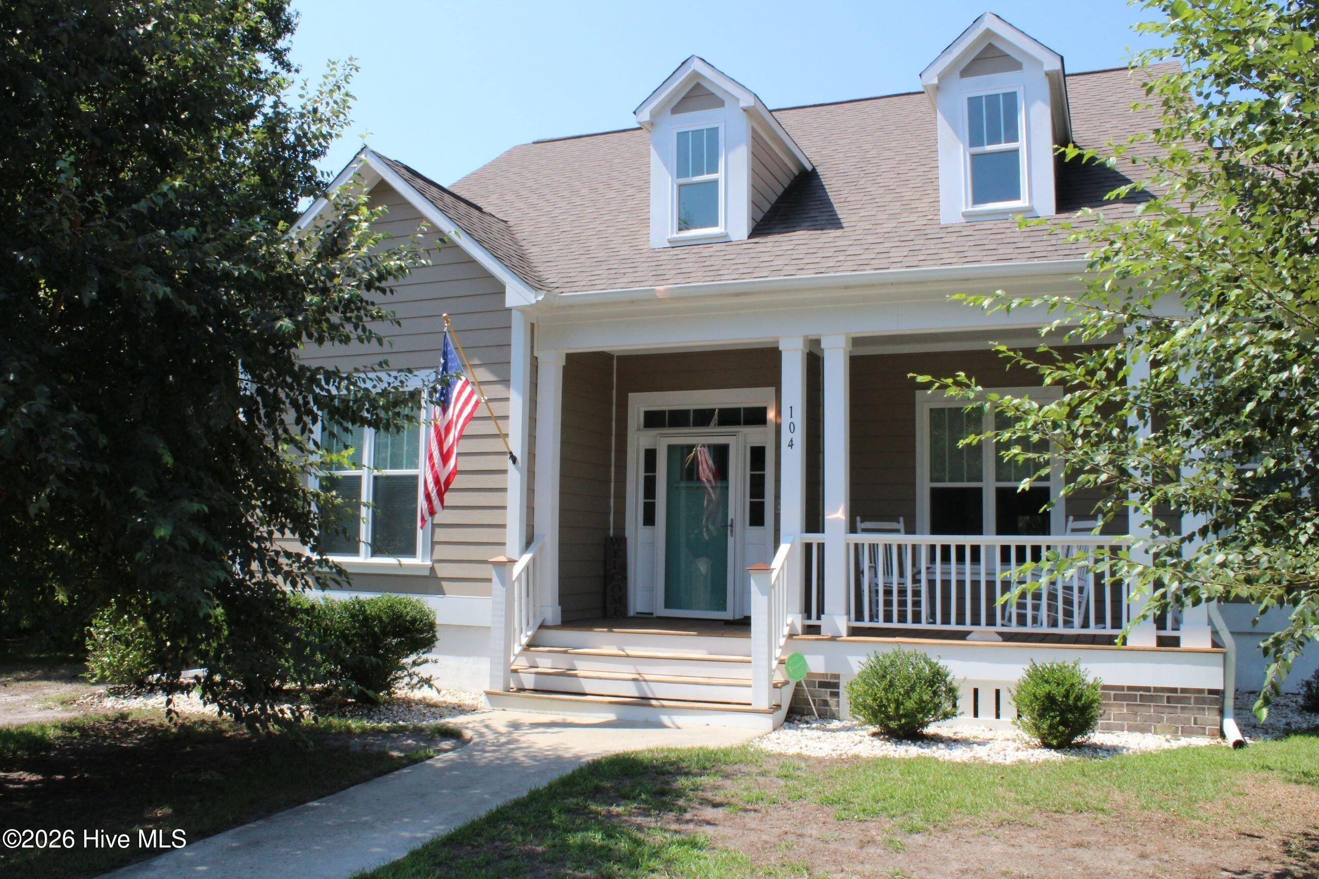 104 Queens Harbor Drive Property Photo 3