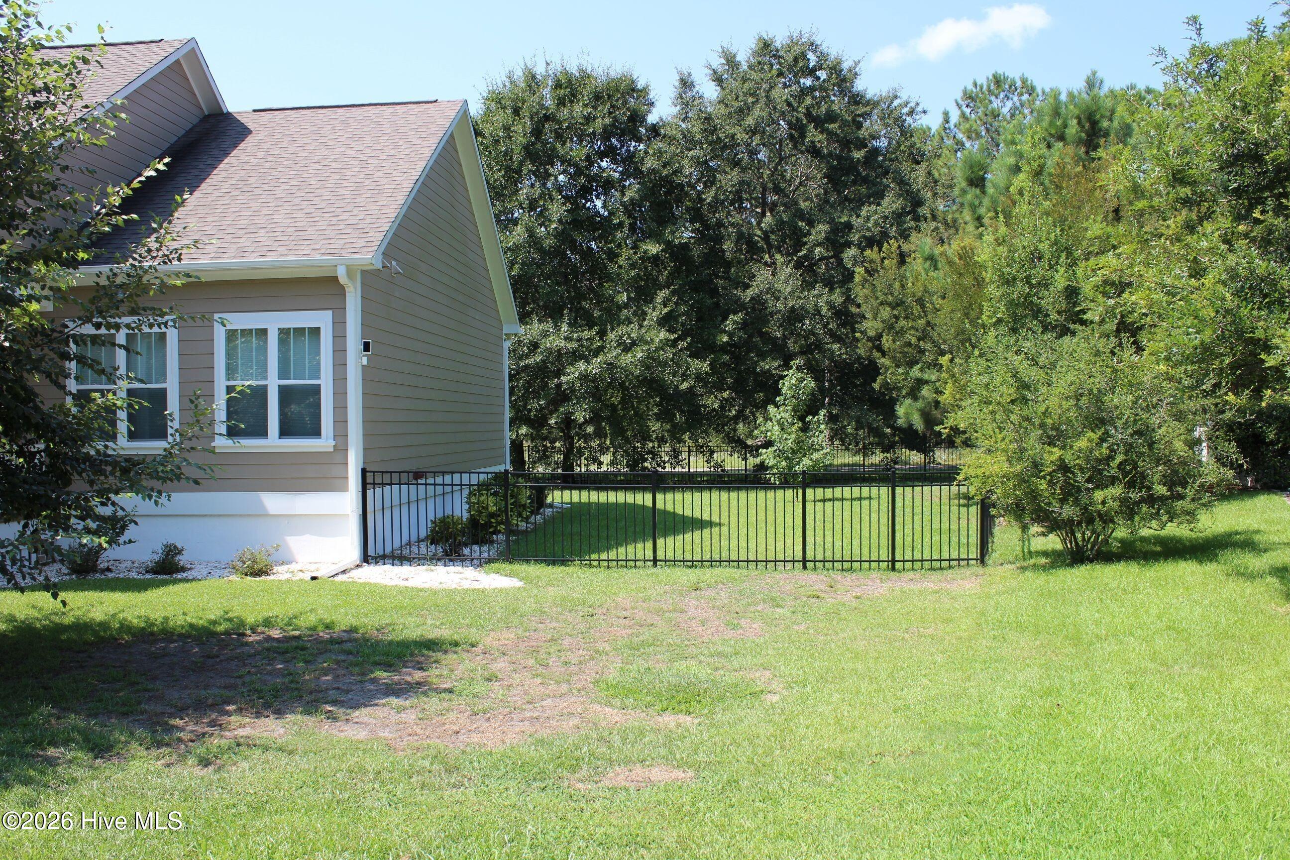 104 Queens Harbor Drive Property Photo 4
