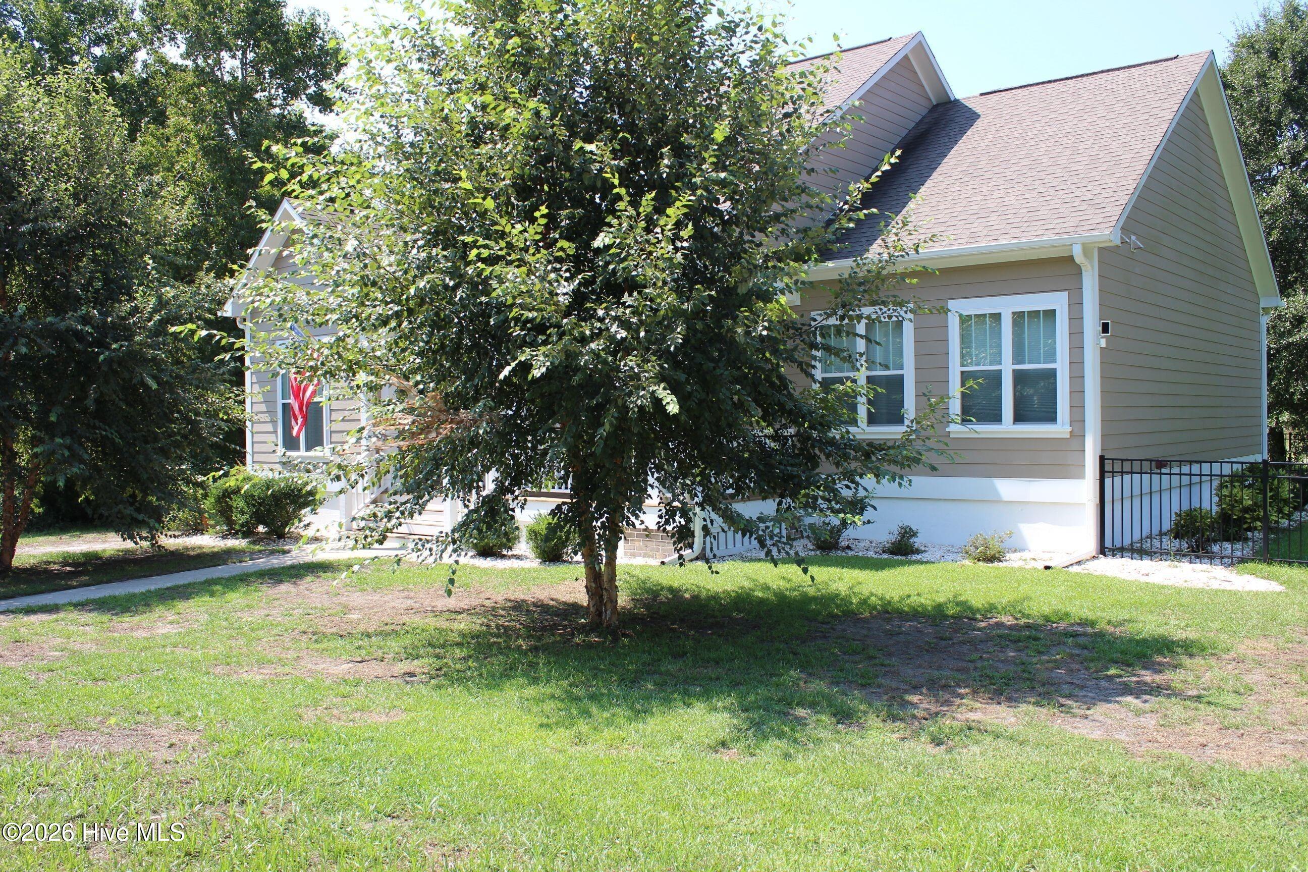 104 Queens Harbor Drive Property Photo 5