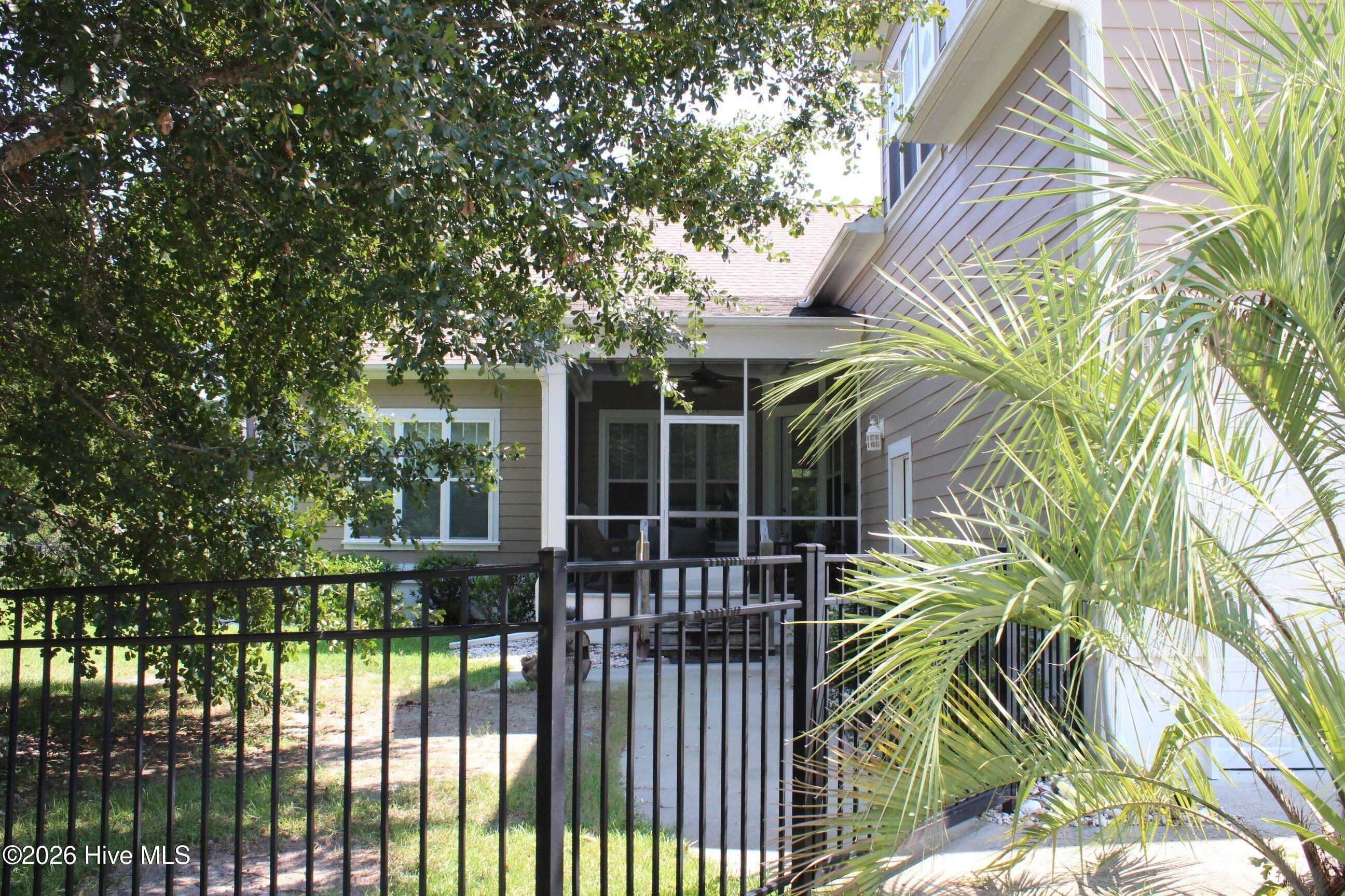 104 Queens Harbor Drive Property Photo 9
