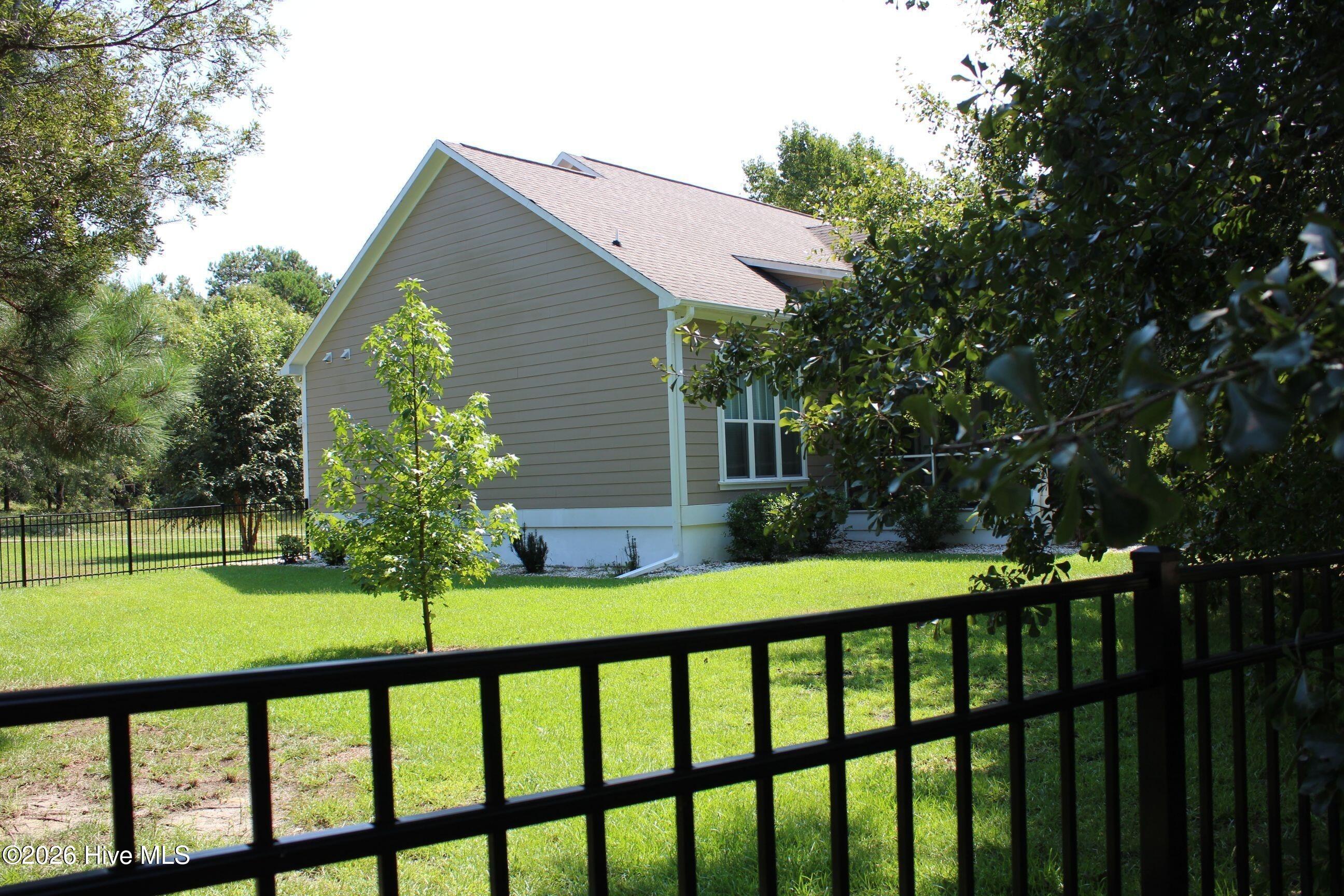 104 Queens Harbor Drive Property Photo 10