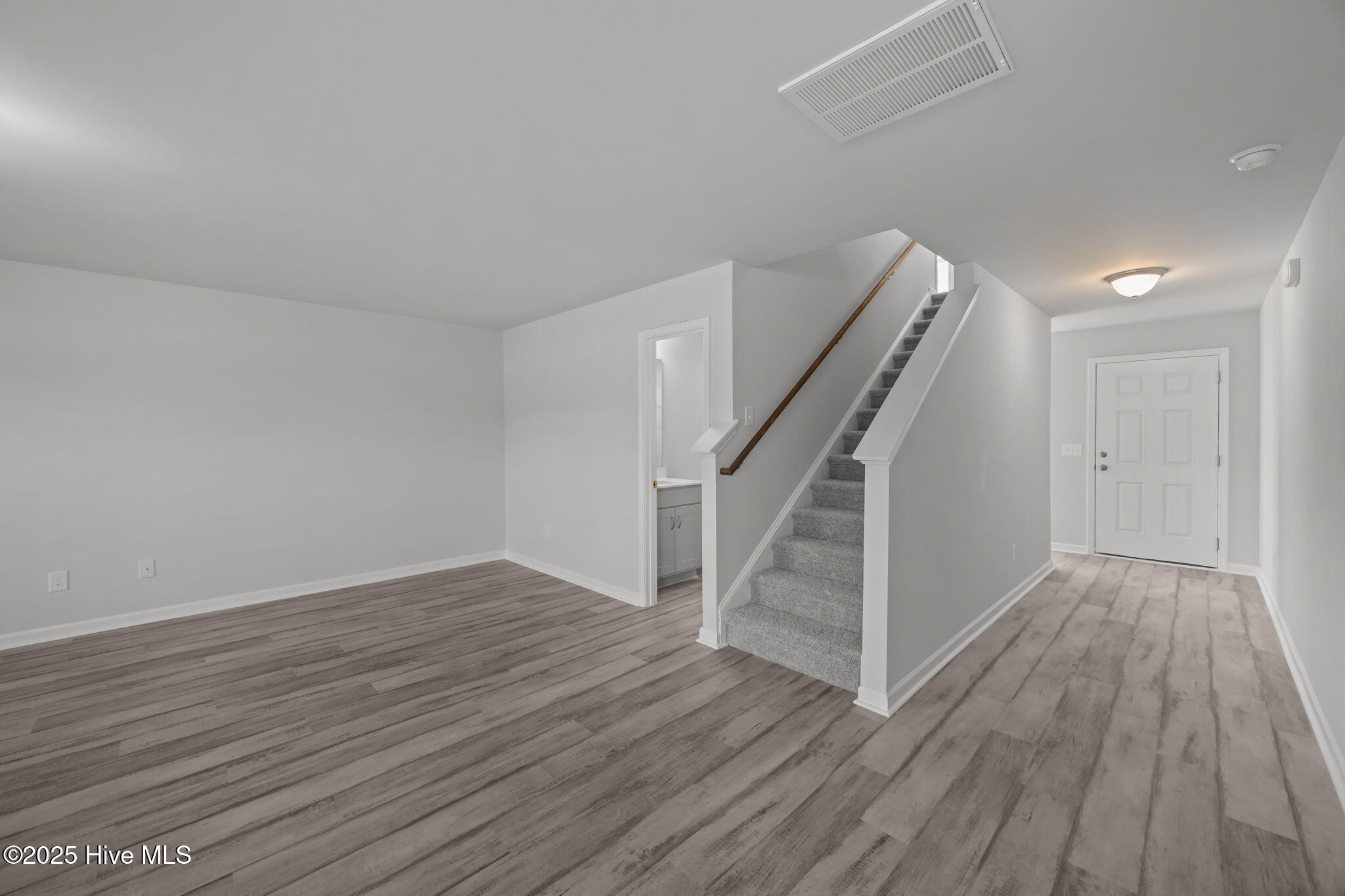 2900 Essex Street Property Photo 8