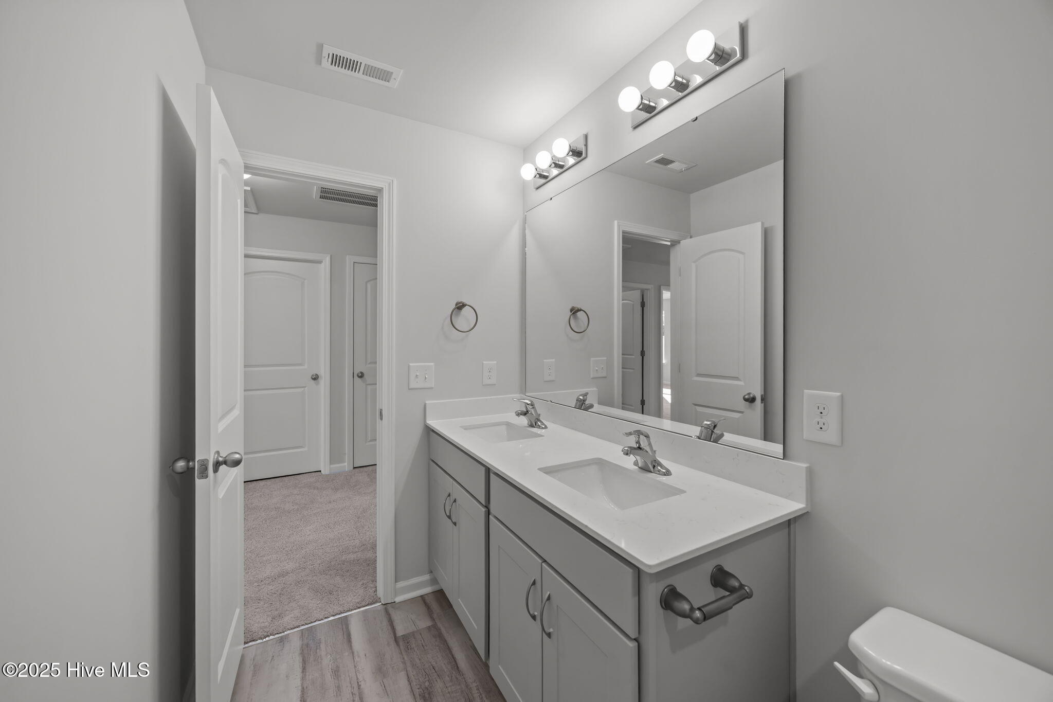 2900 Essex Street Property Photo 31