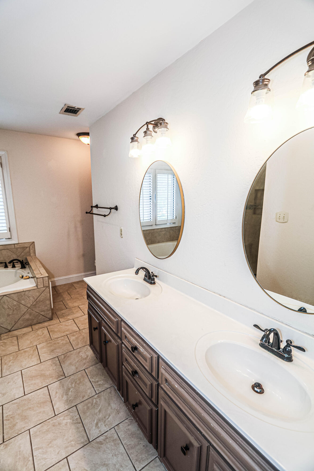 4265 Deerwood Lane Property Photo 35