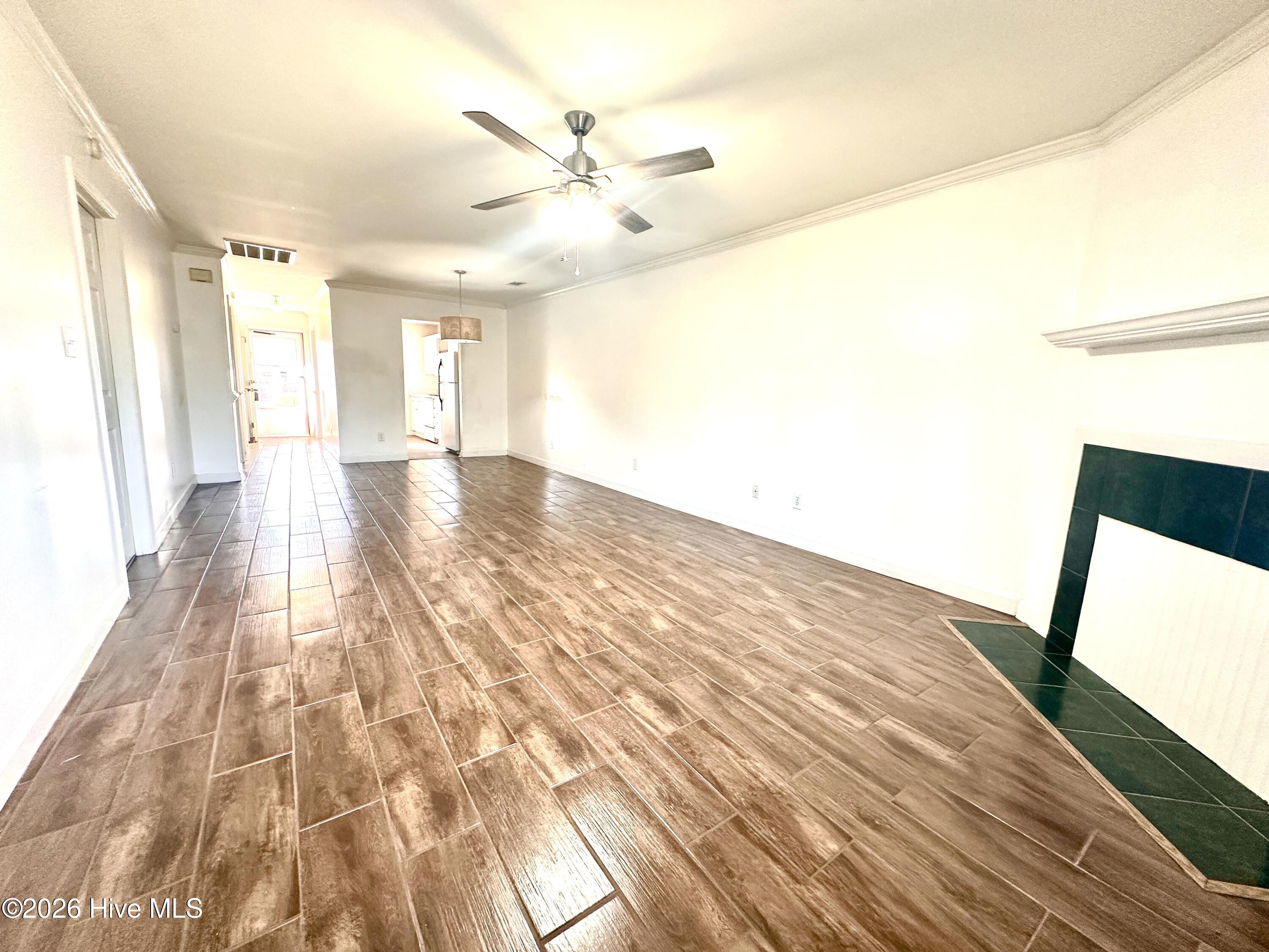 404 Northrop Place Property Photo 6