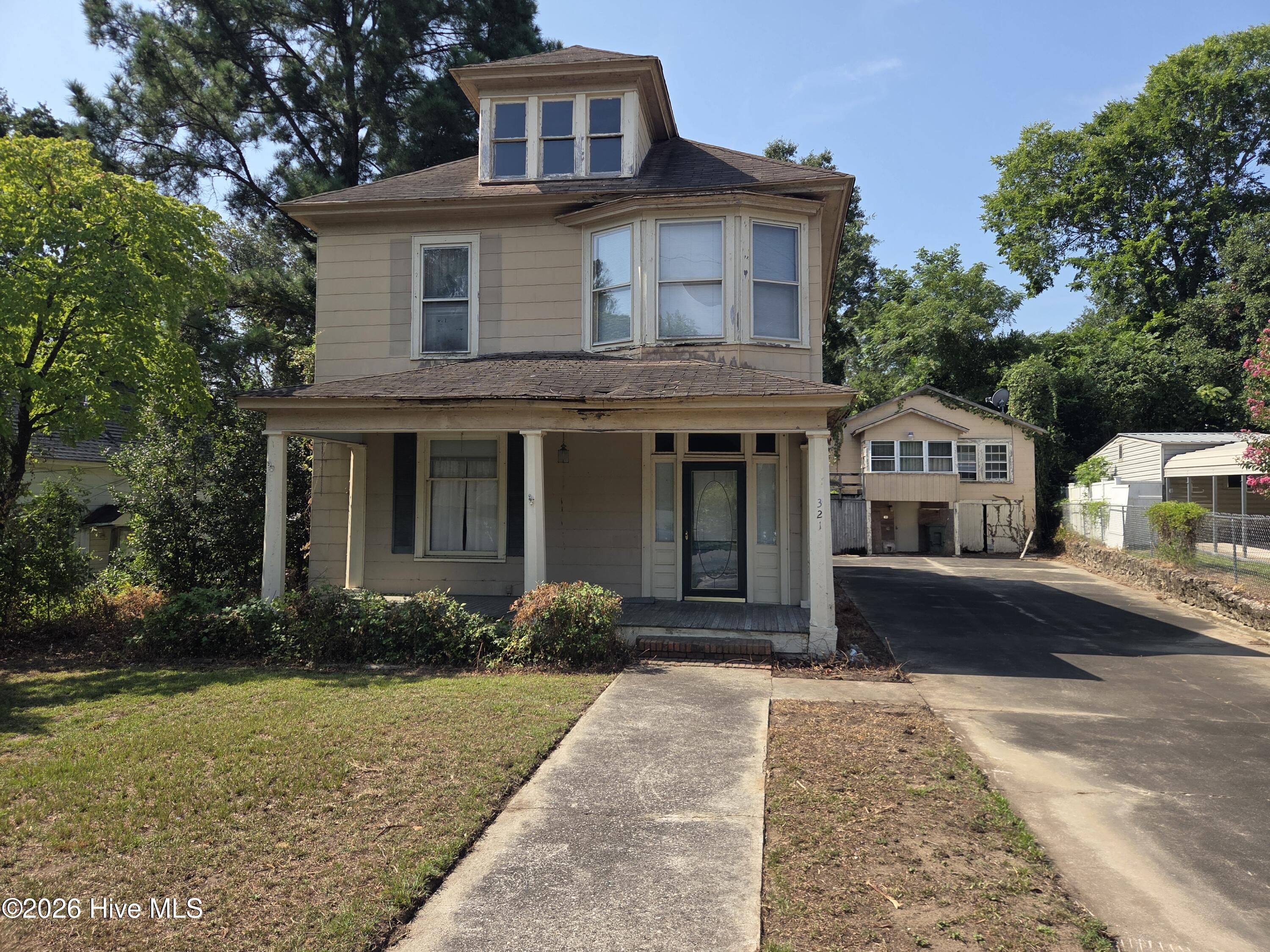 321 Mcdonald Avenue Property Photo 1