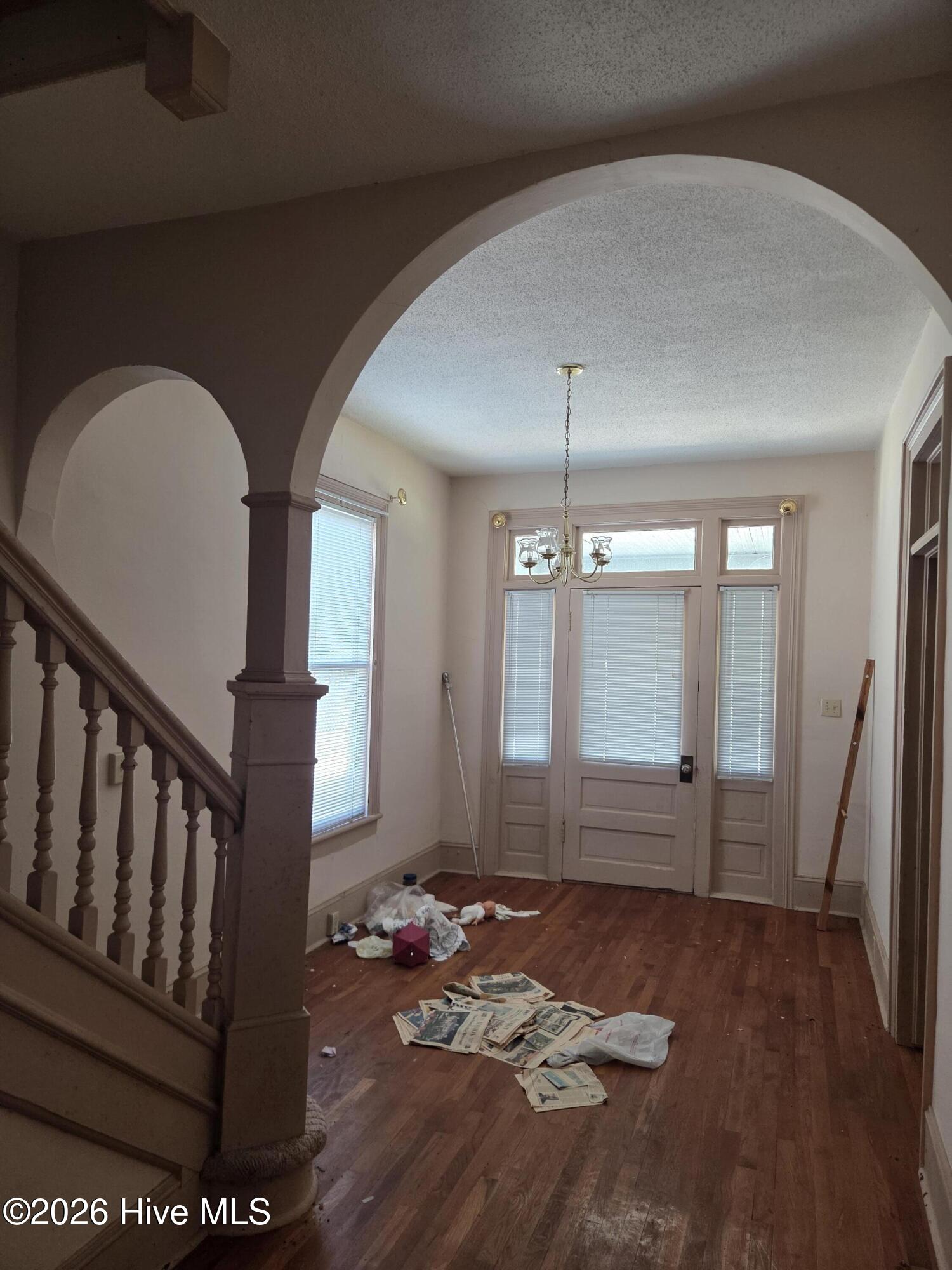 321 Mcdonald Avenue Property Photo 8