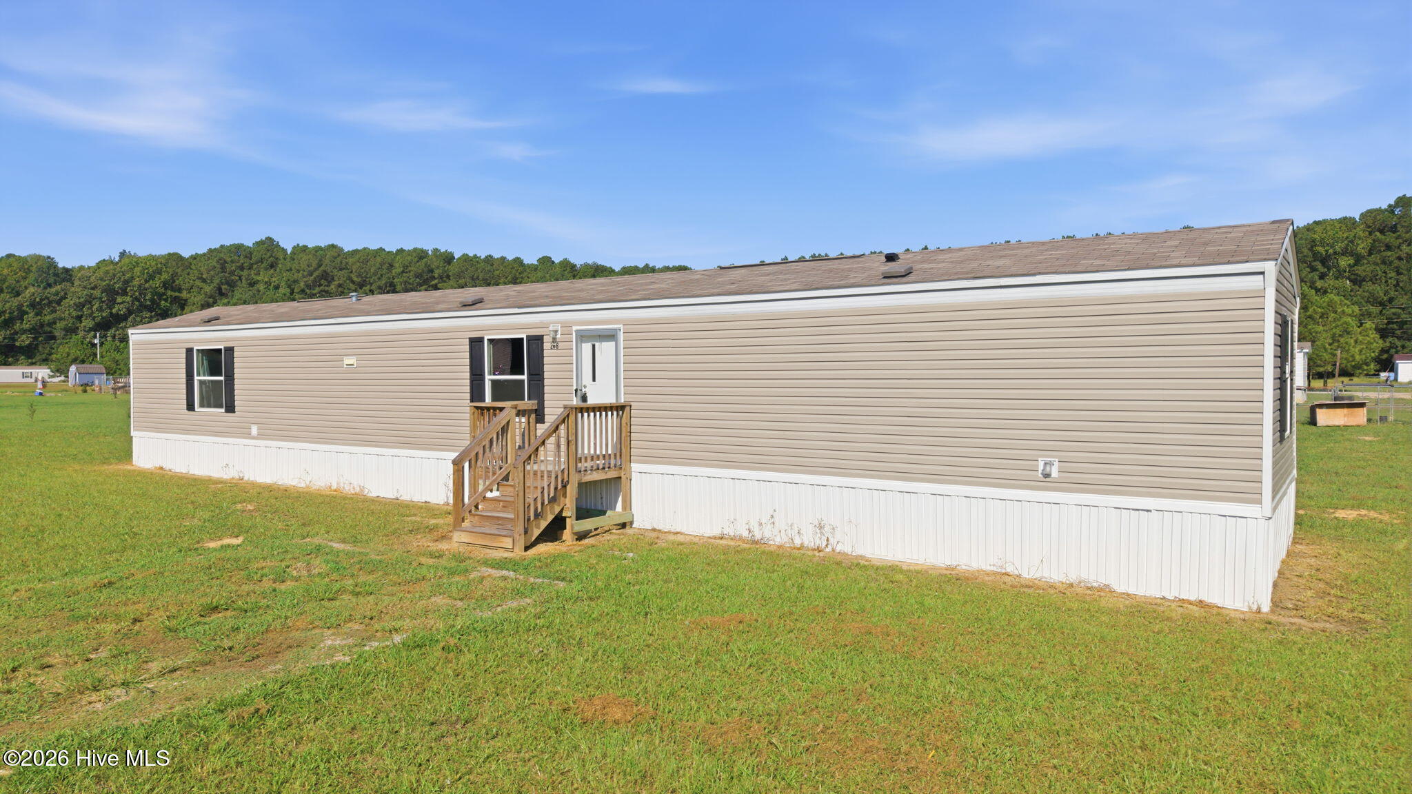 208 Meadow Drive Property Photo 3