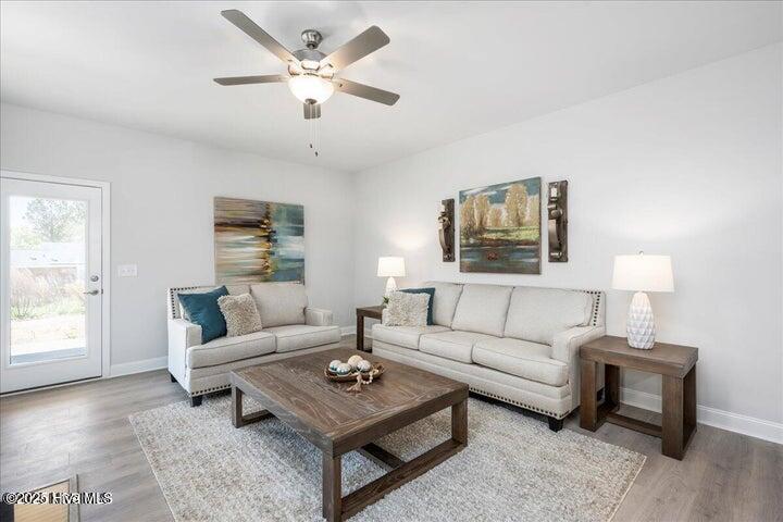 204 Shoal Lane Property Photo 4