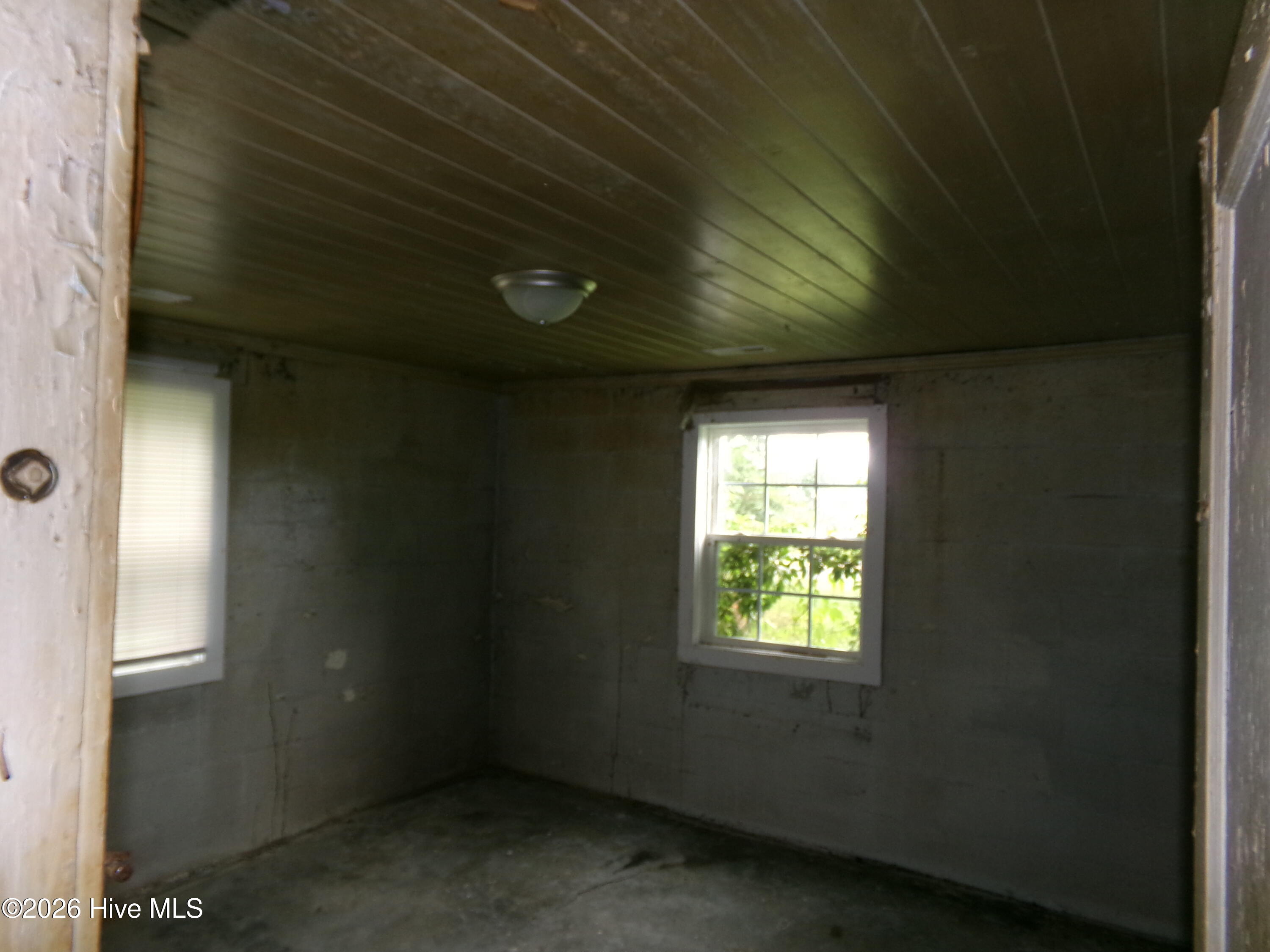 2862 E White Pond Road Property Photo 11