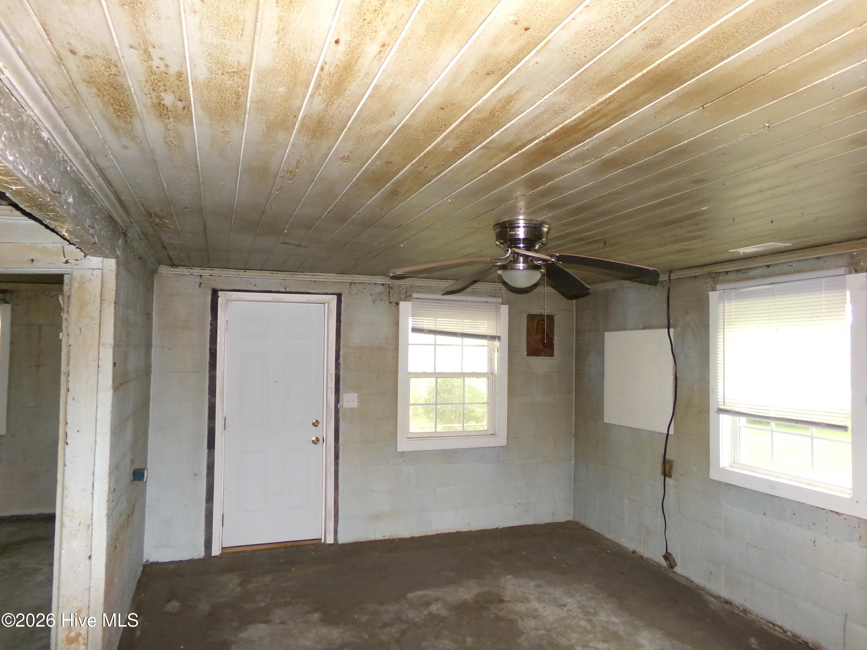 2862 E White Pond Road Property Photo 14