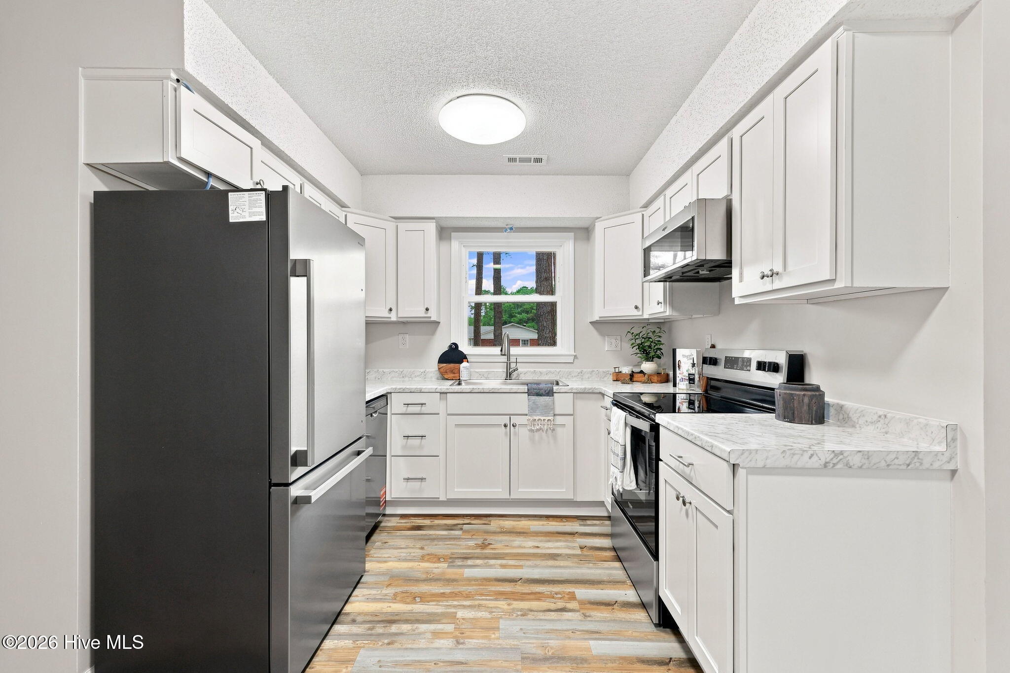 1000 Hedrick Boulevard Property Photo 11