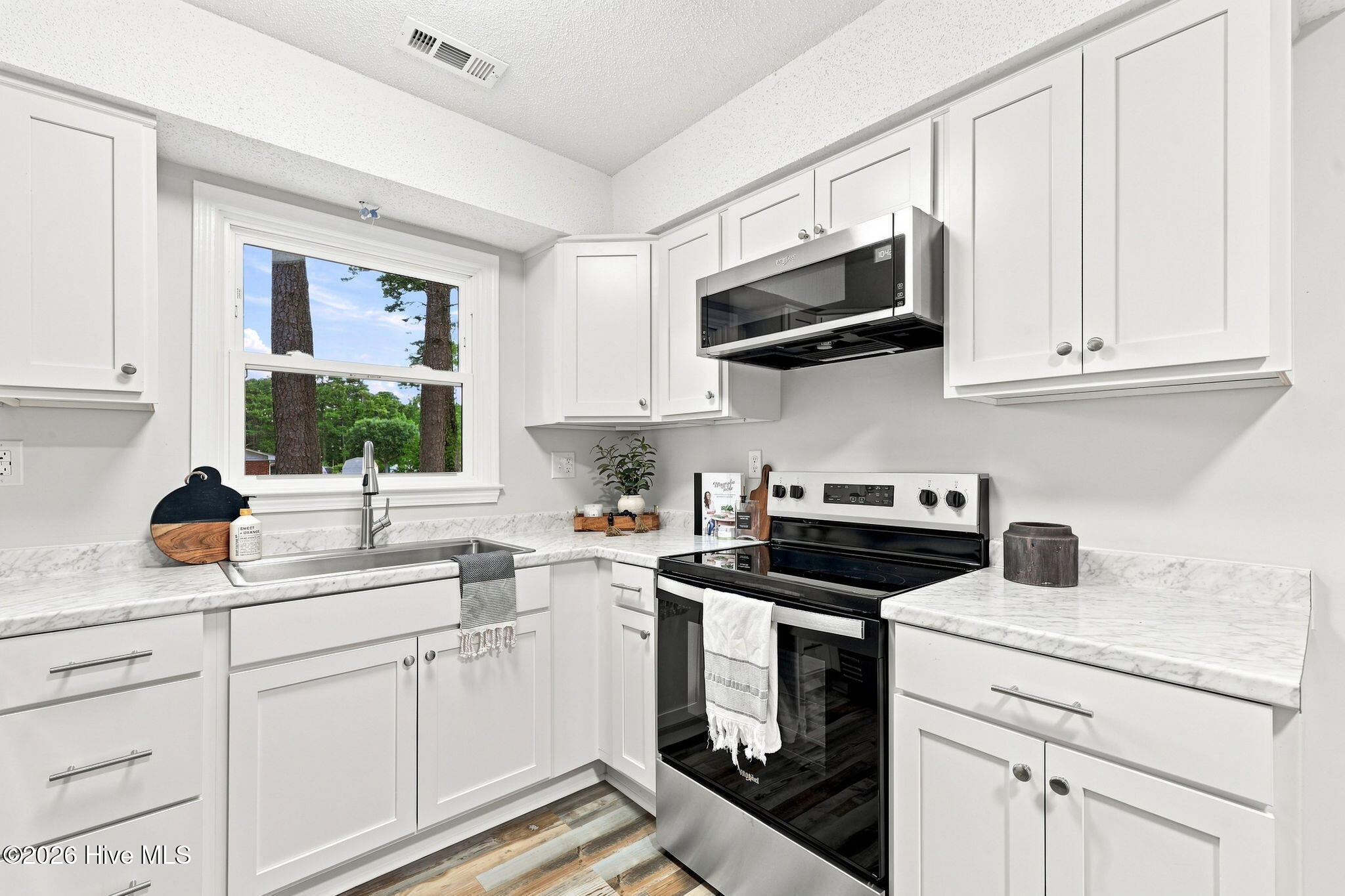 1000 Hedrick Boulevard Property Photo 12