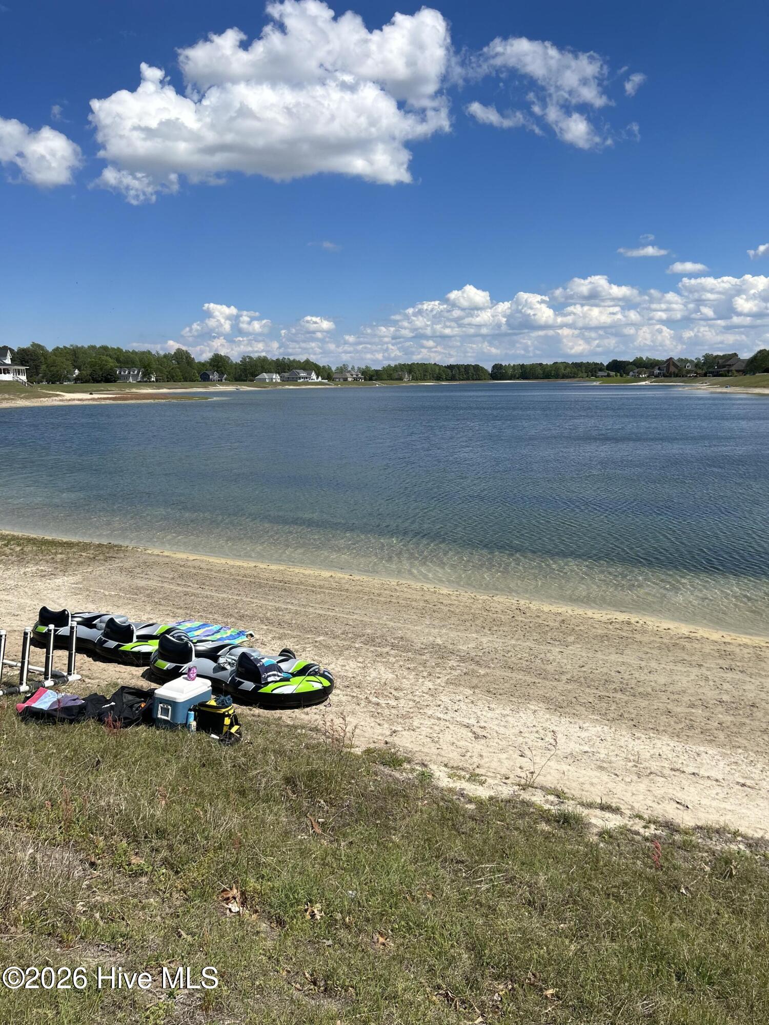 121 Schooner Landing Drive Property Photo 3