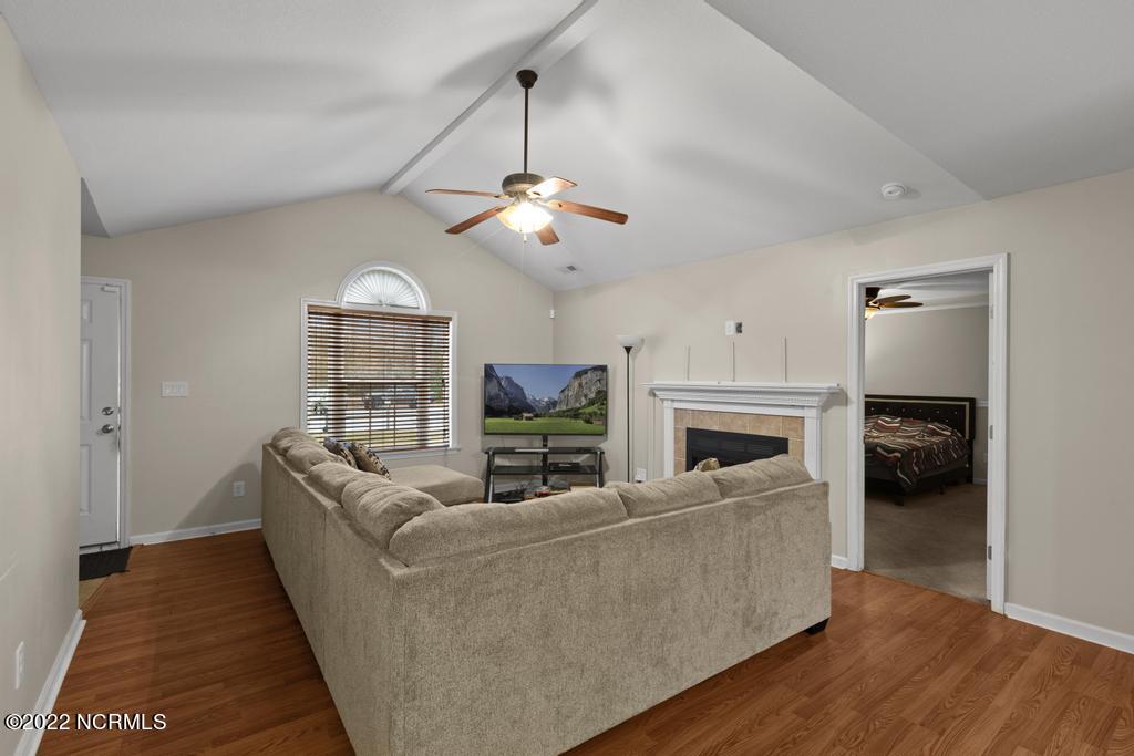 102 Crystal Stone Way Property Photo 3