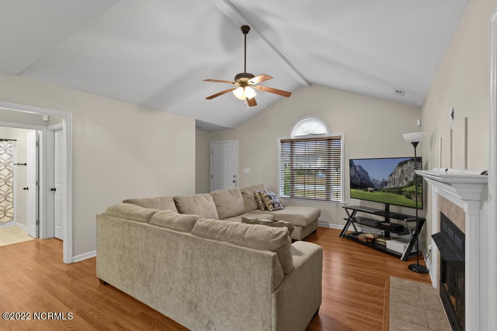 102 Crystal Stone Way Property Photo 4