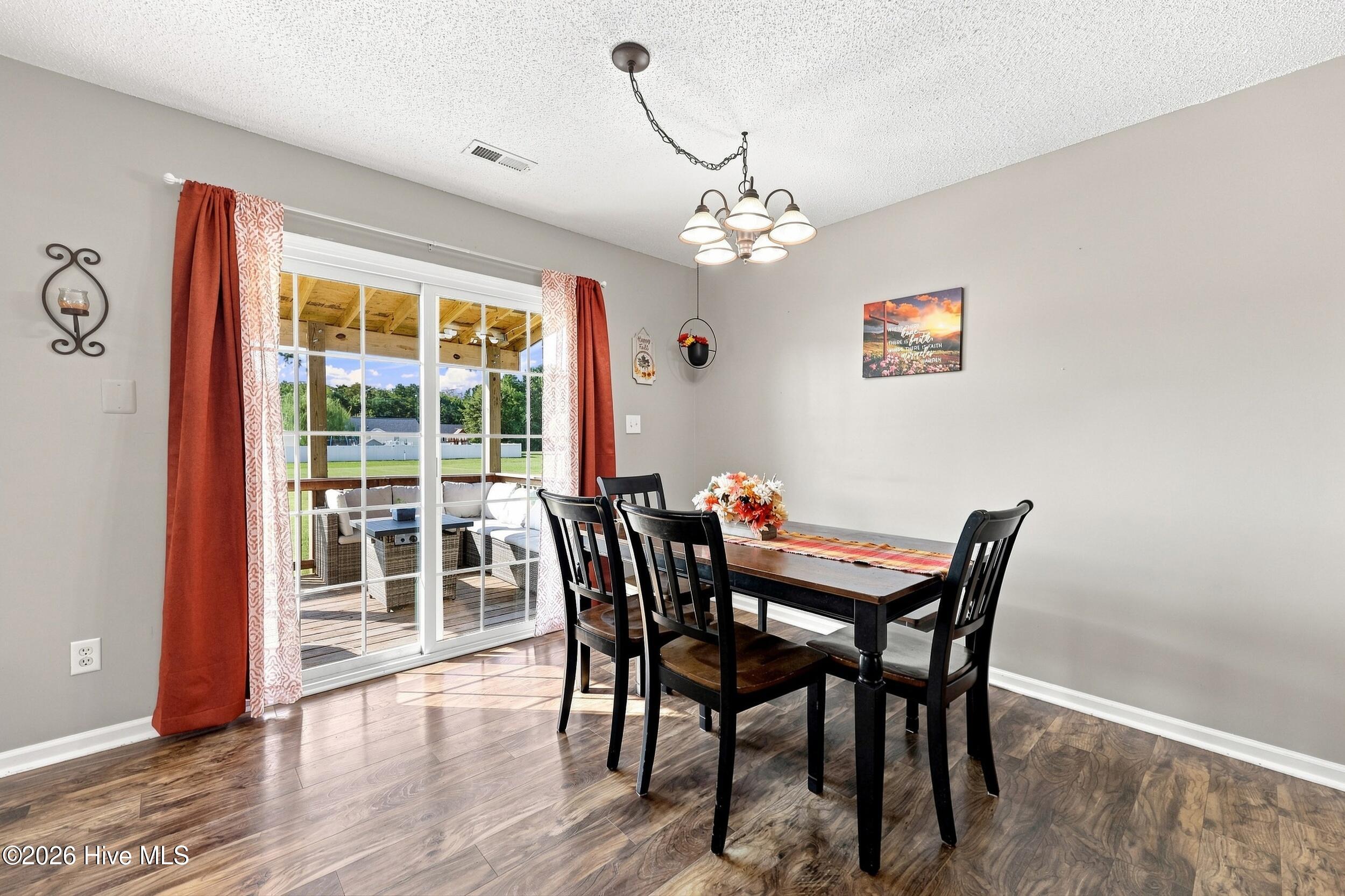 115 Taylors Lane Property Photo 4