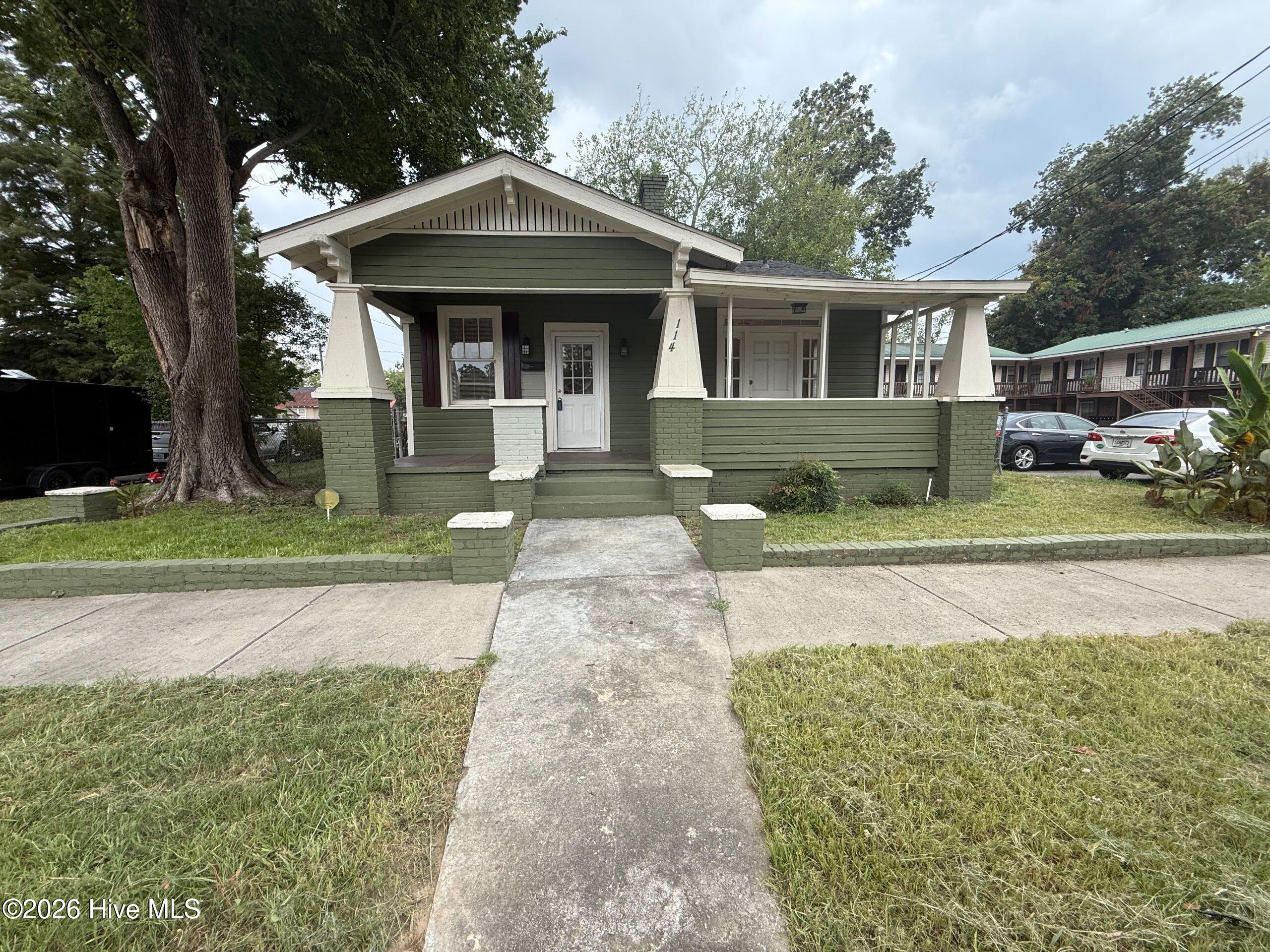 114 Ellis St Property Photo 1