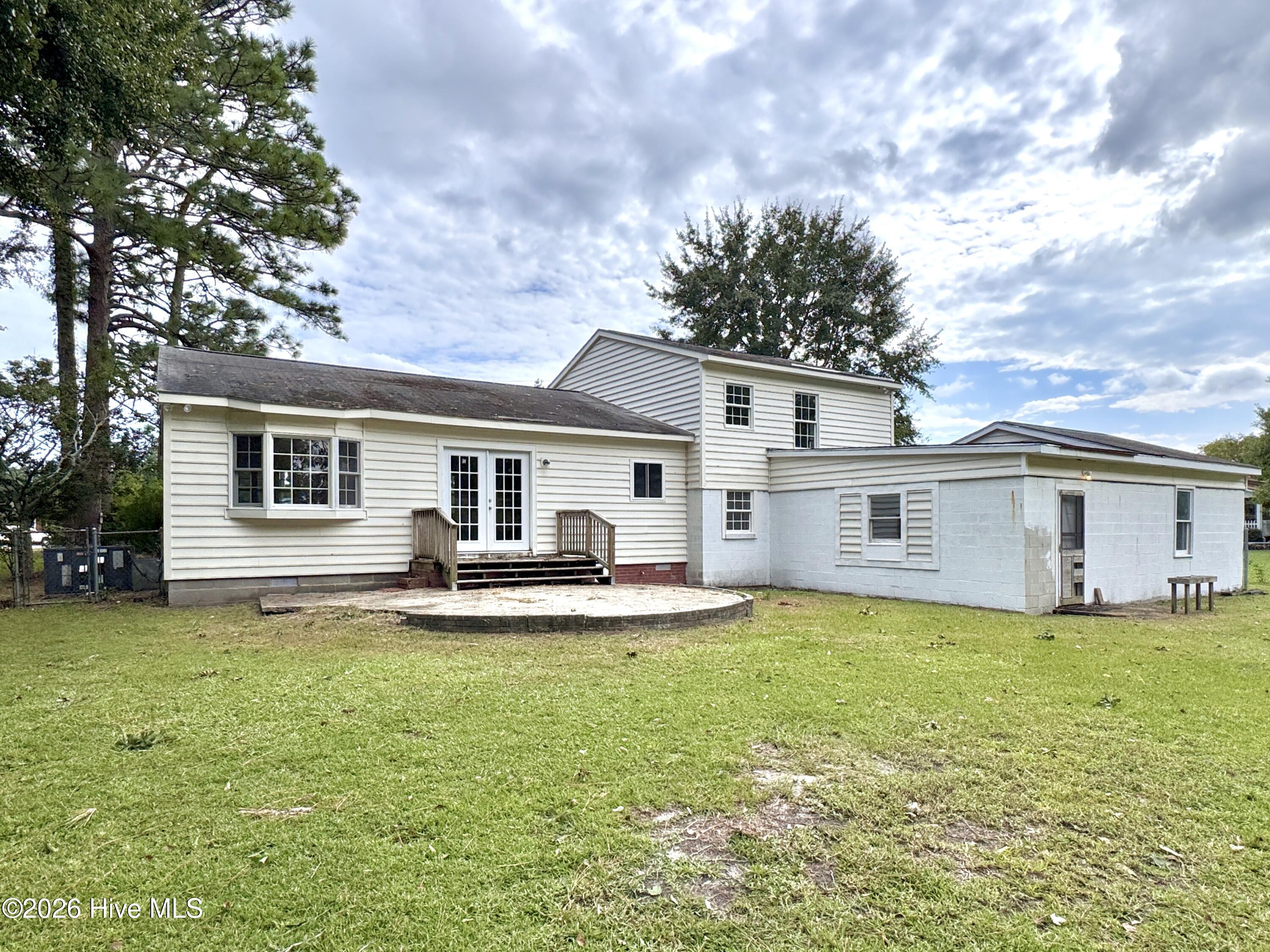 2831 Easy Street Property Photo 3