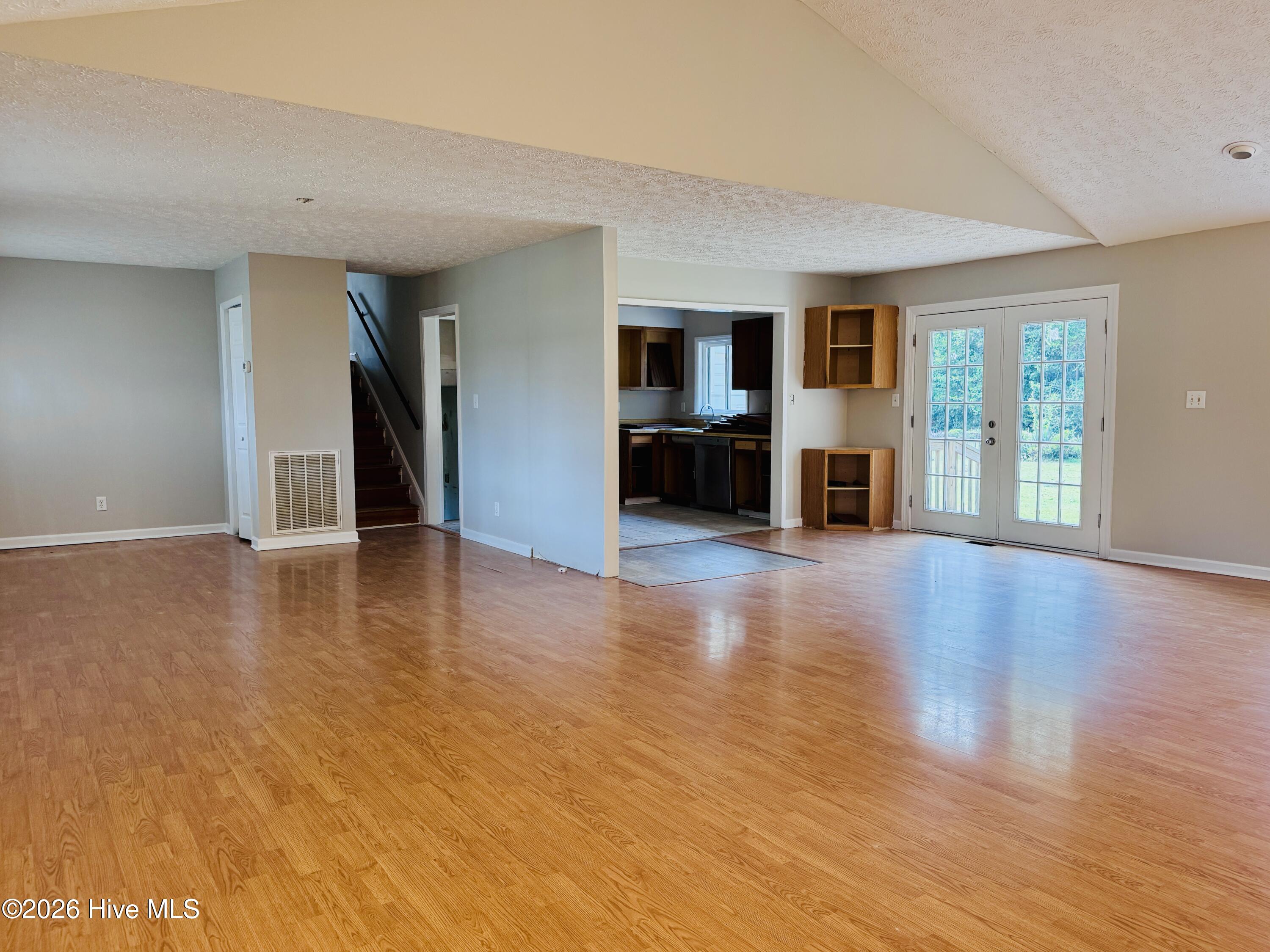 2831 Easy Street Property Photo 10