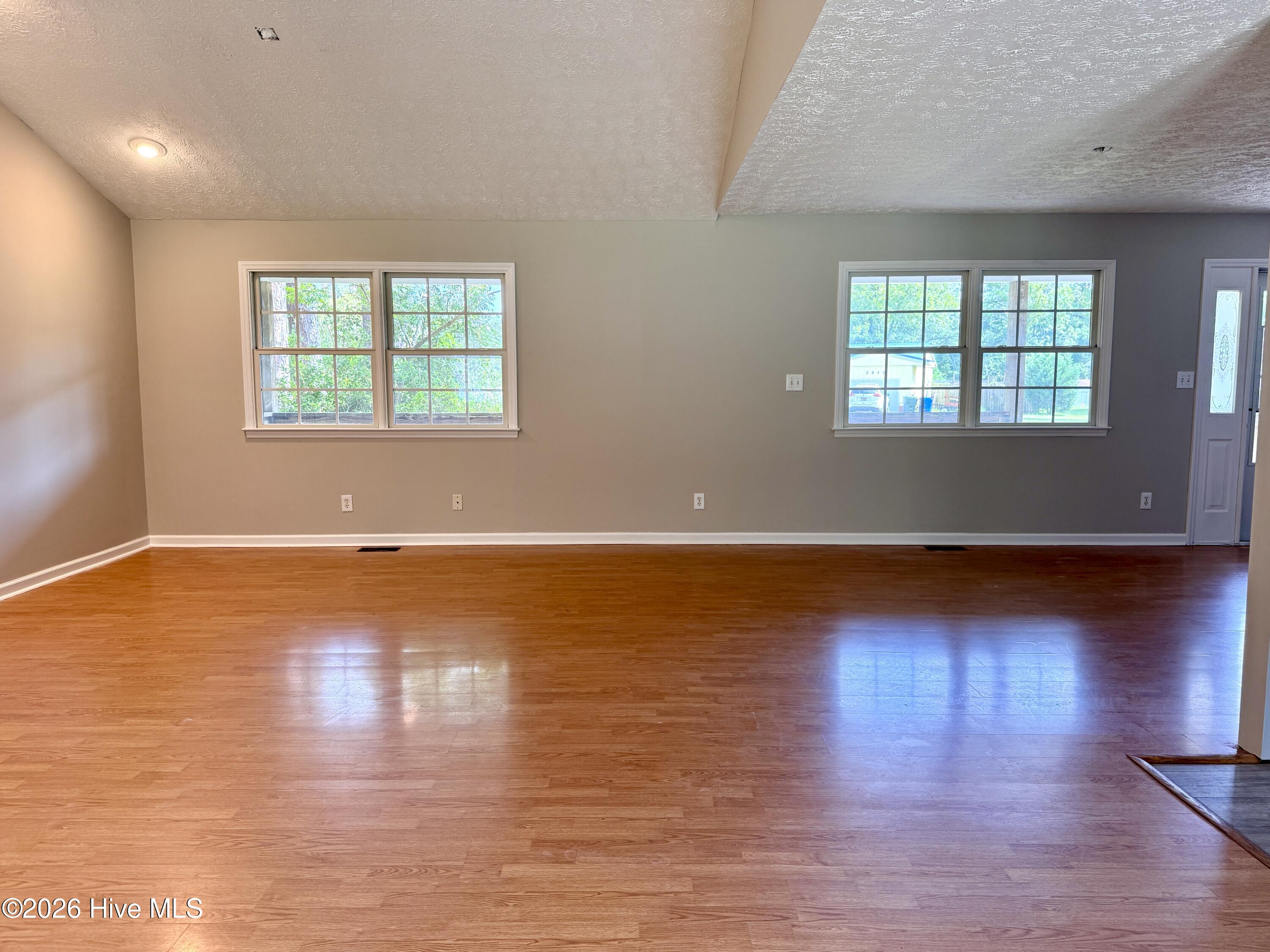 2831 Easy Street Property Photo 13