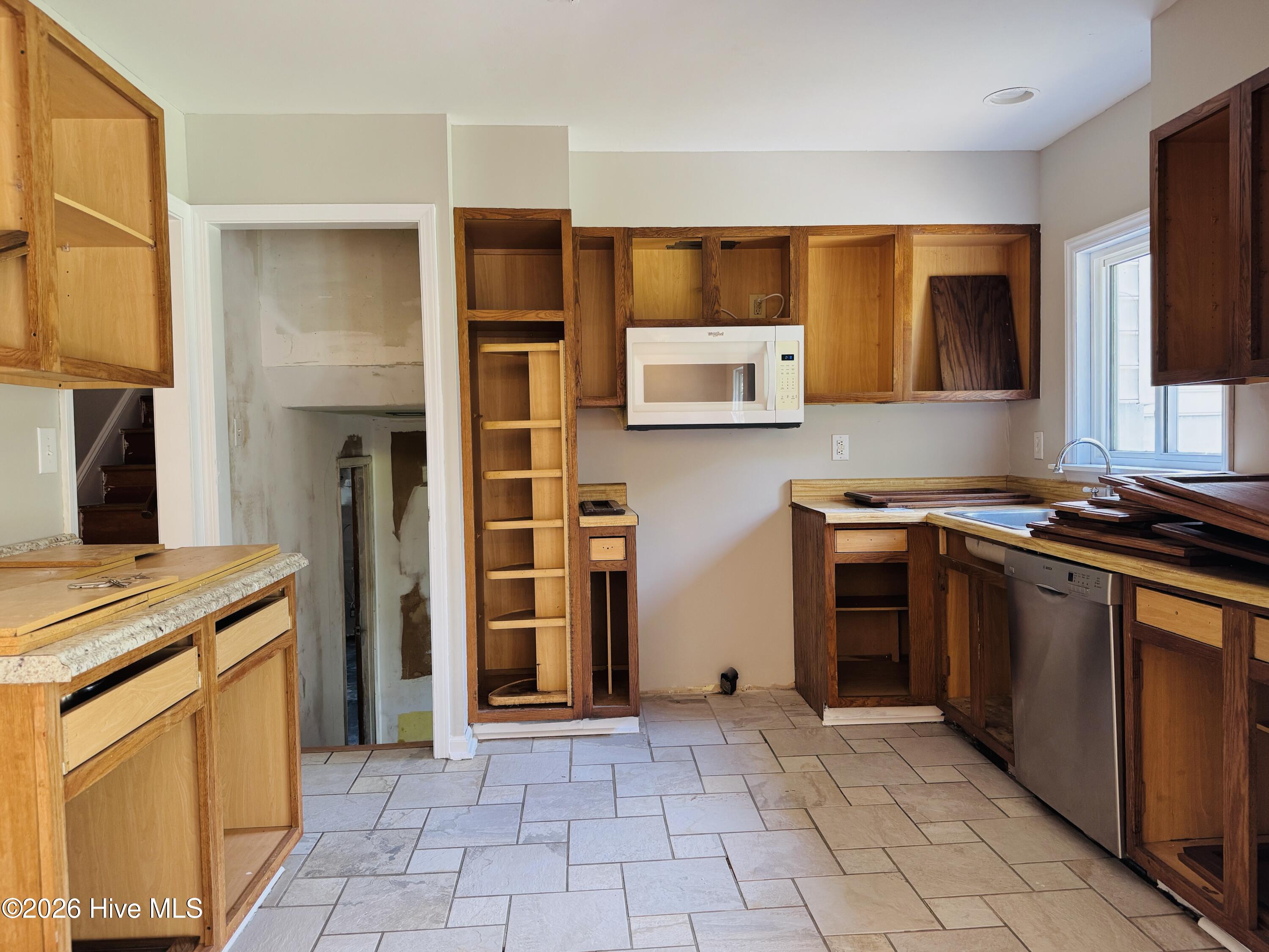 2831 Easy Street Property Photo 14