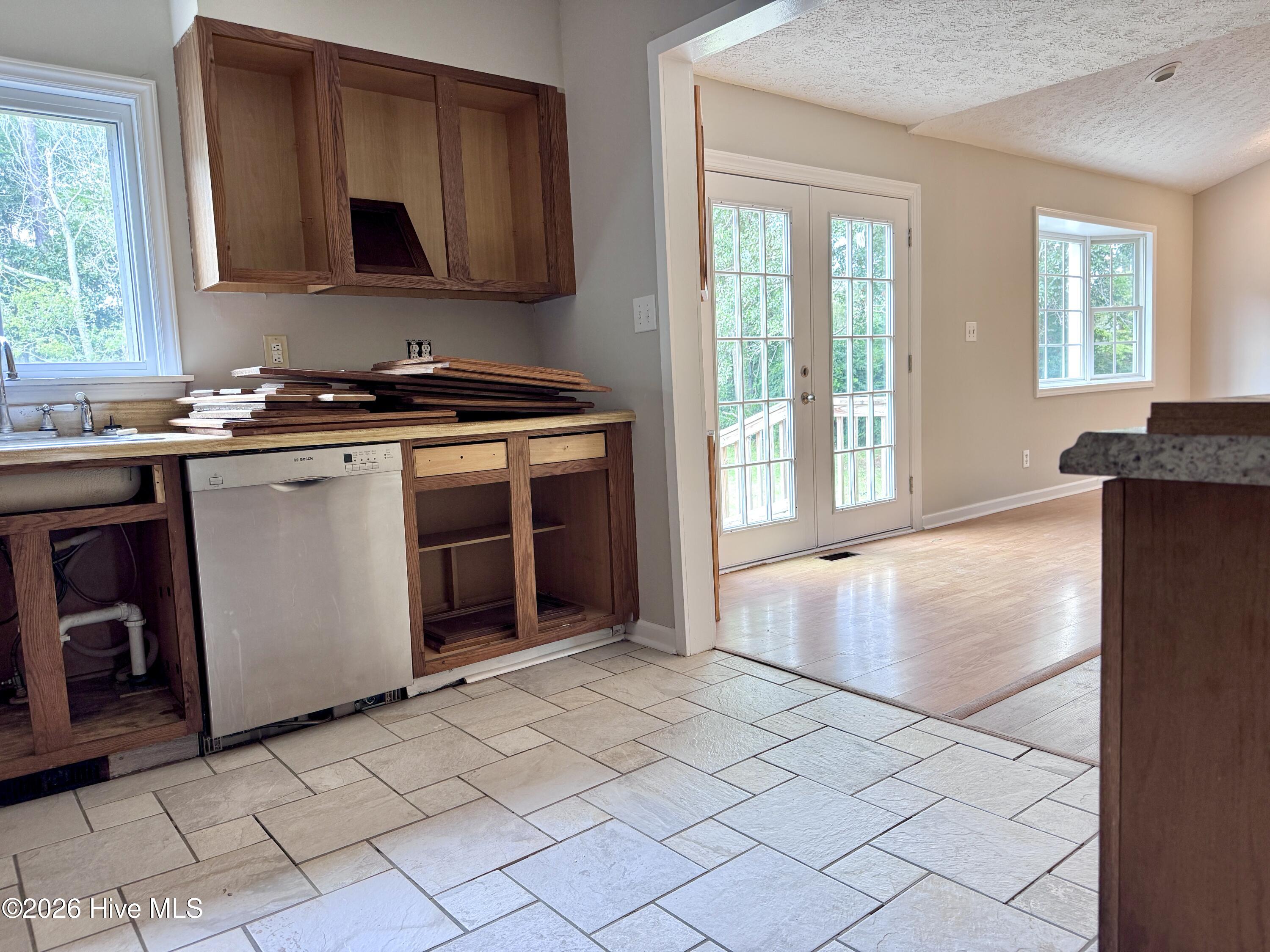 2831 Easy Street Property Photo 15